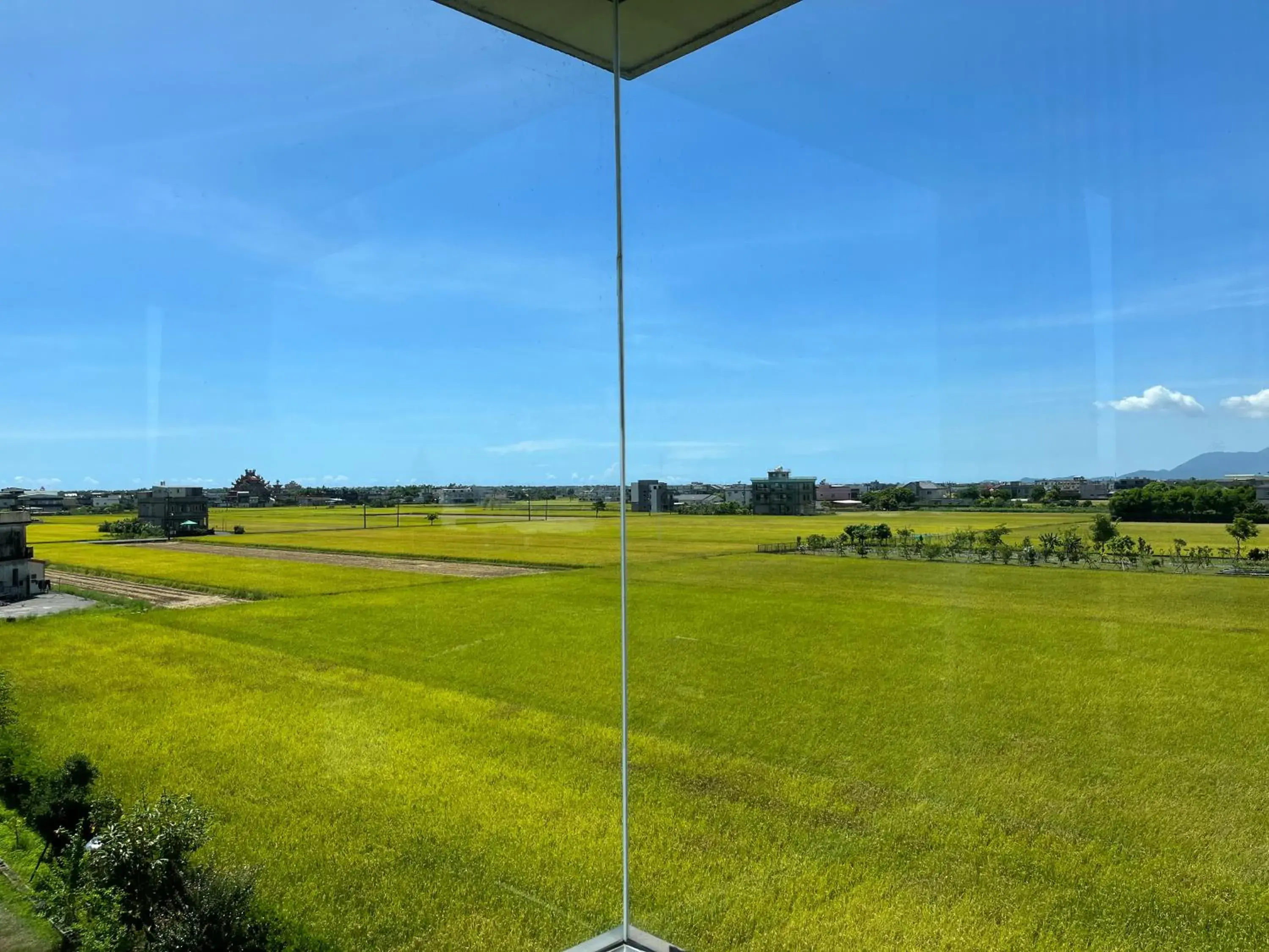 Property building in Colorful Fish Cottage Property building in Colorful Fish Cottage