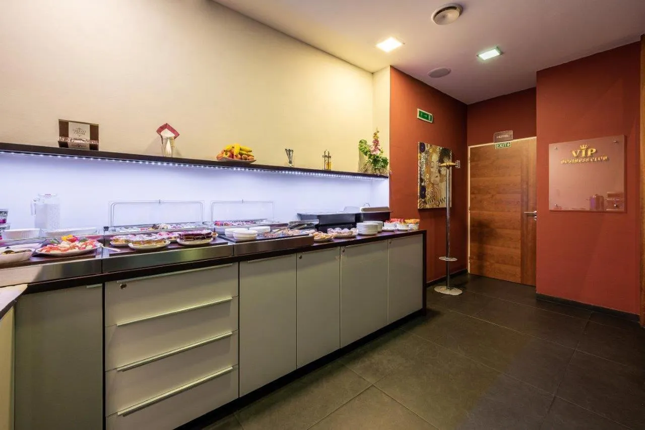 Restaurant/places to eat in Ruby Blue