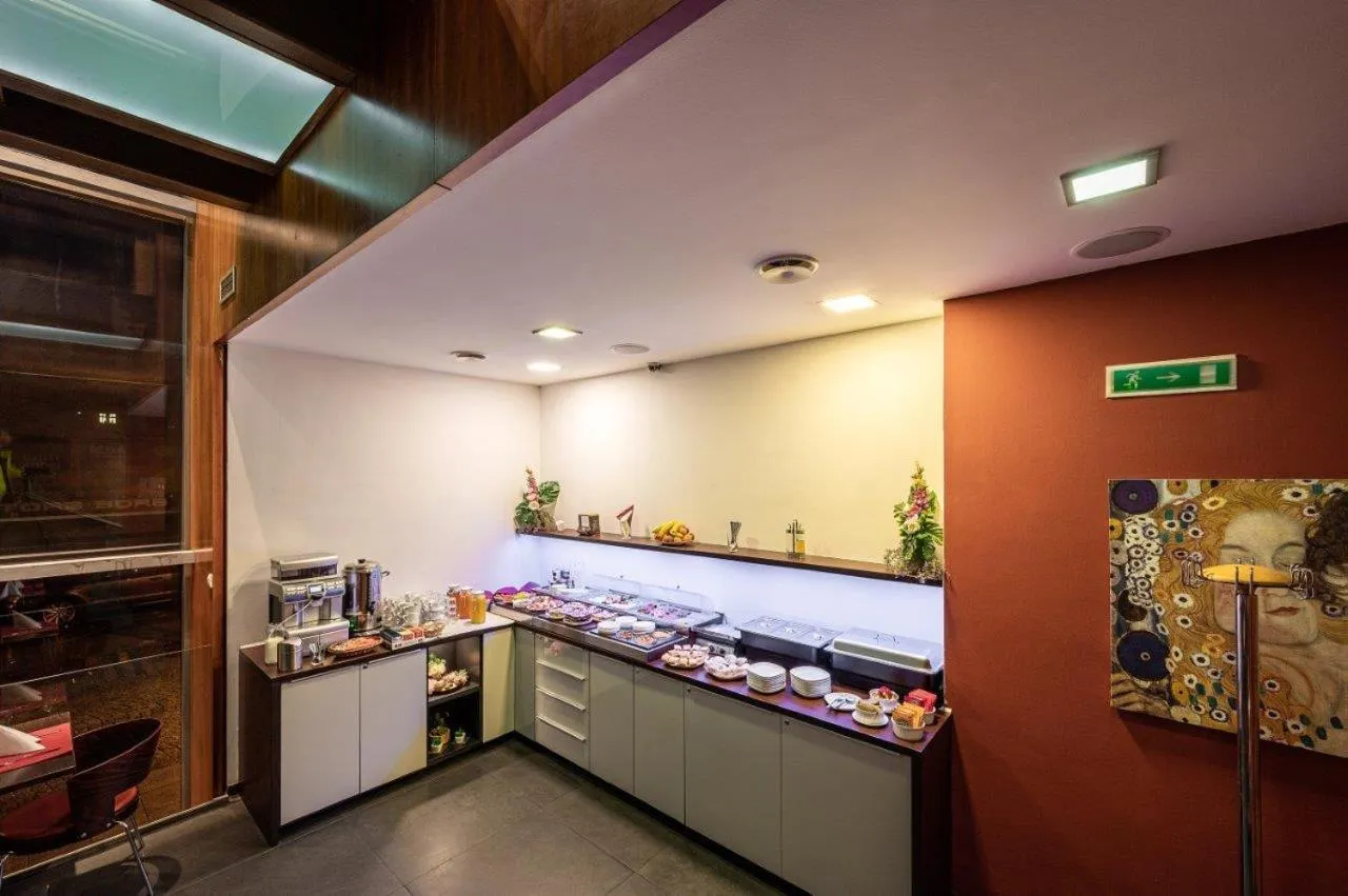 Restaurant/places to eat in Ruby Blue