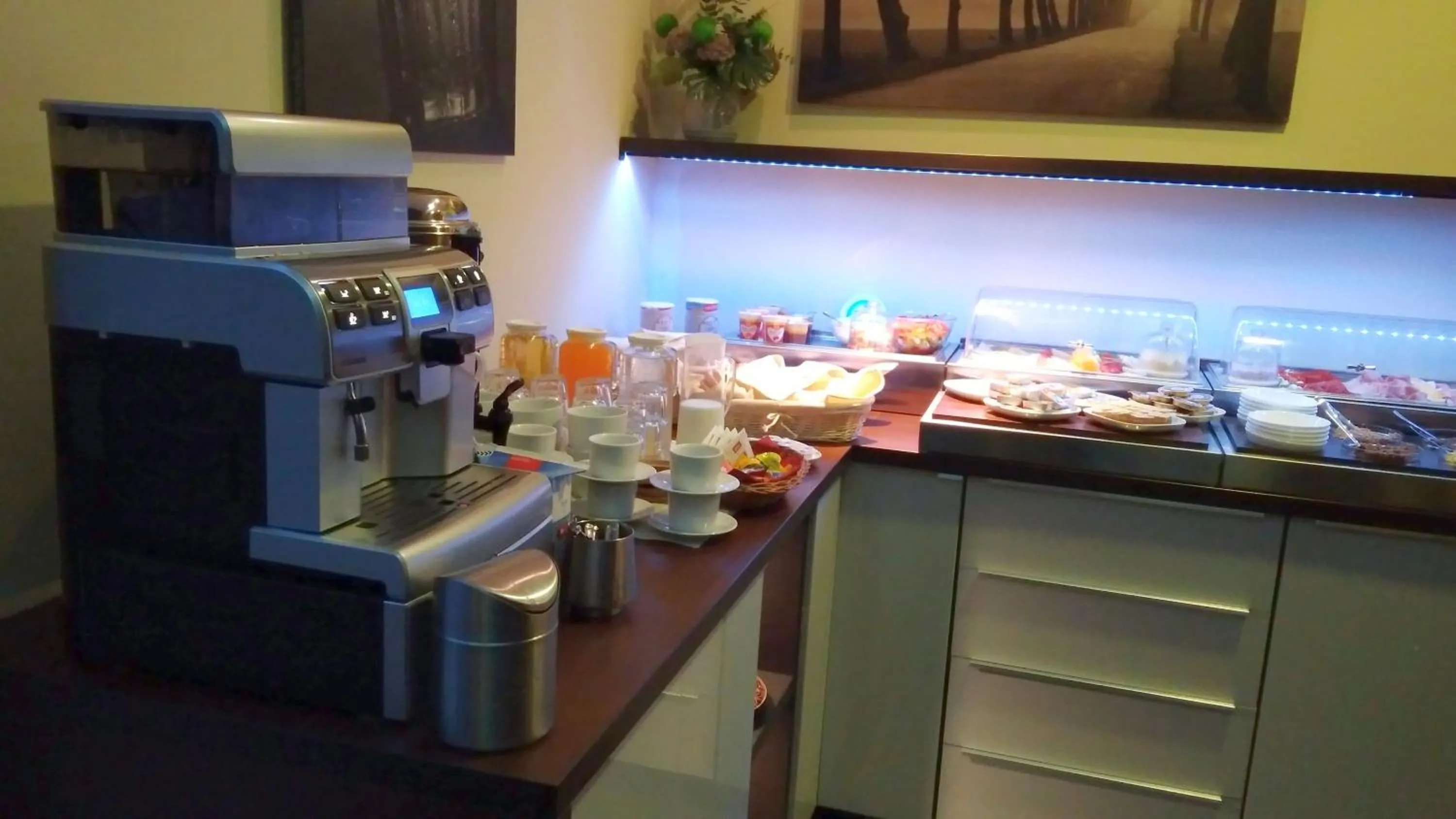 Buffet breakfast in Ruby Blue