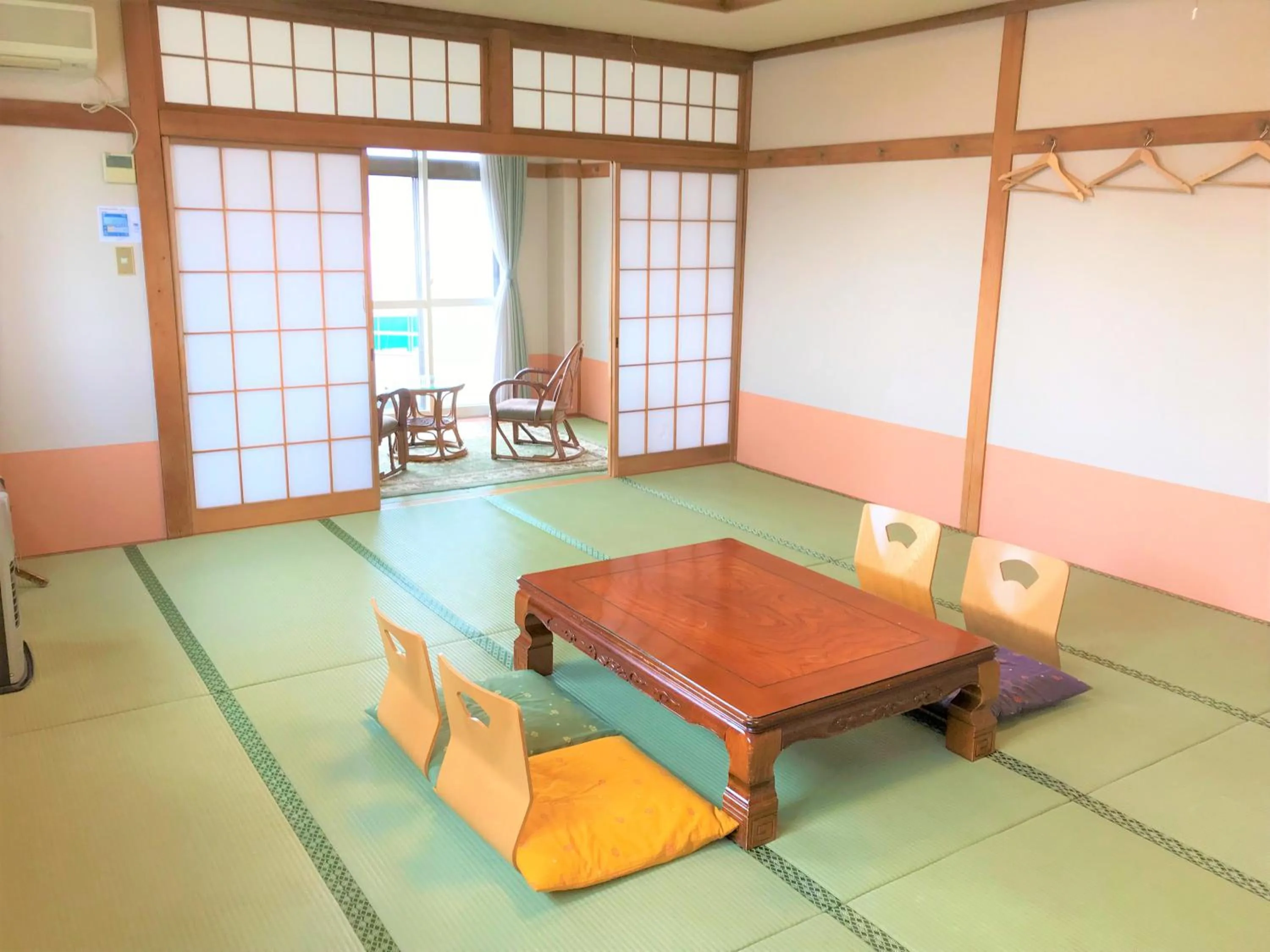 Photo of the whole room in K's House Fuji View - Travelers Hostel