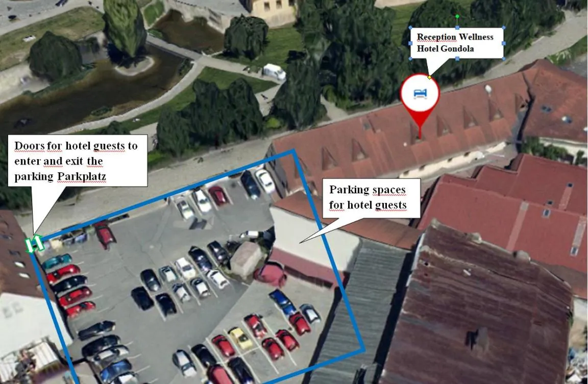 Parking in Wellness Hotel Gondola
