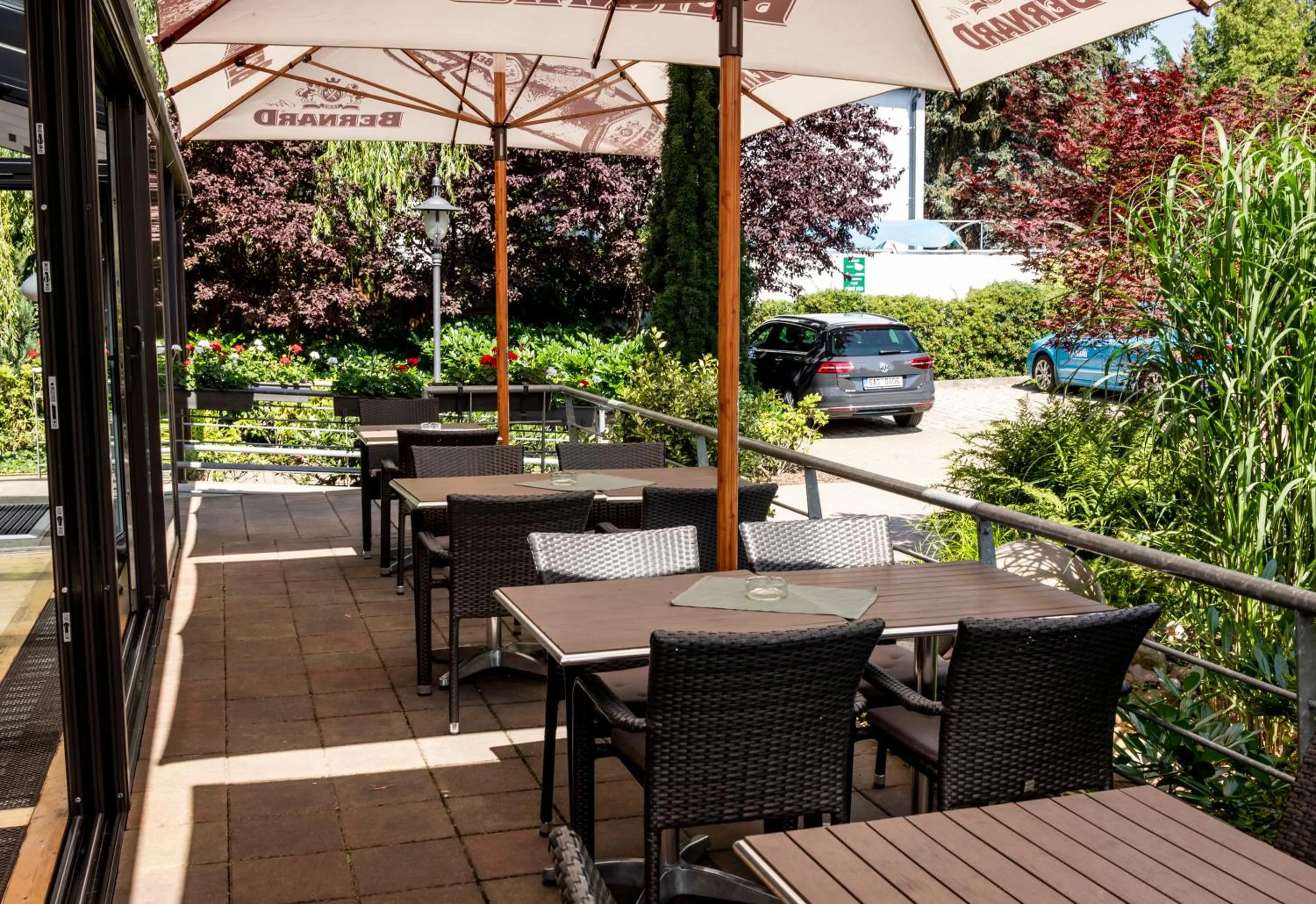 Restaurant/places to eat in Pavilon