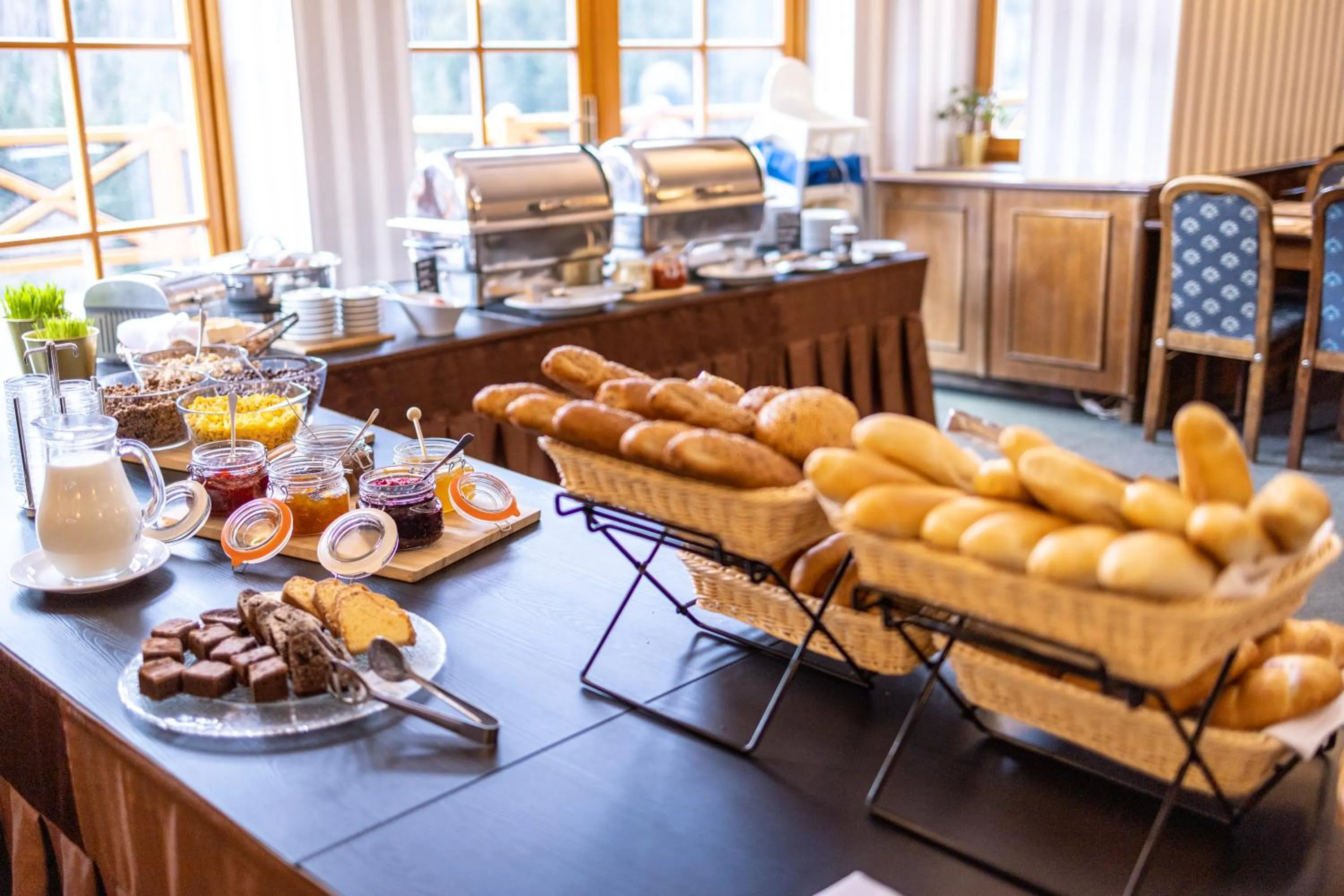 Buffet breakfast in Hotel Zátiší