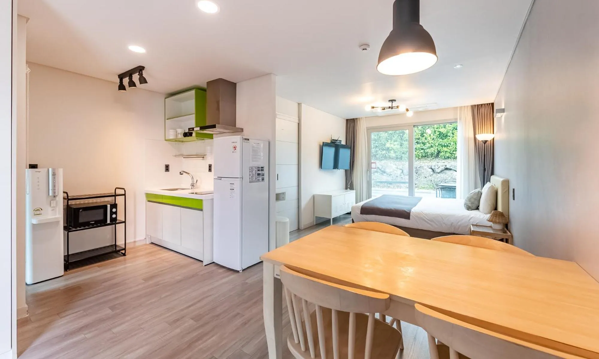 Dining area, Kitchen/Kitchenette in Pool Villa Sorang