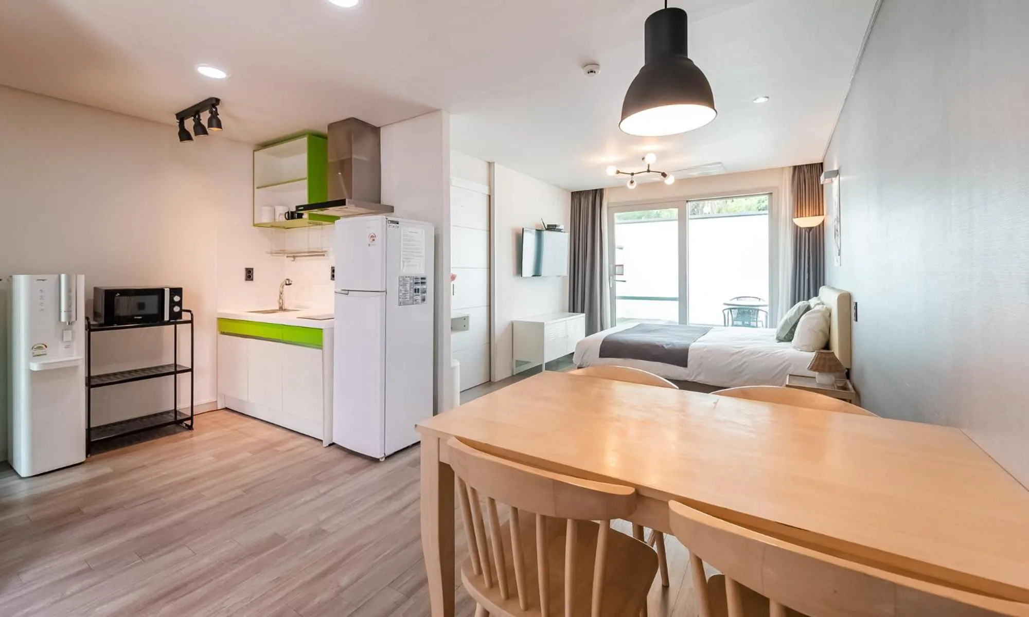 Dining Area in Pool Villa Sorang