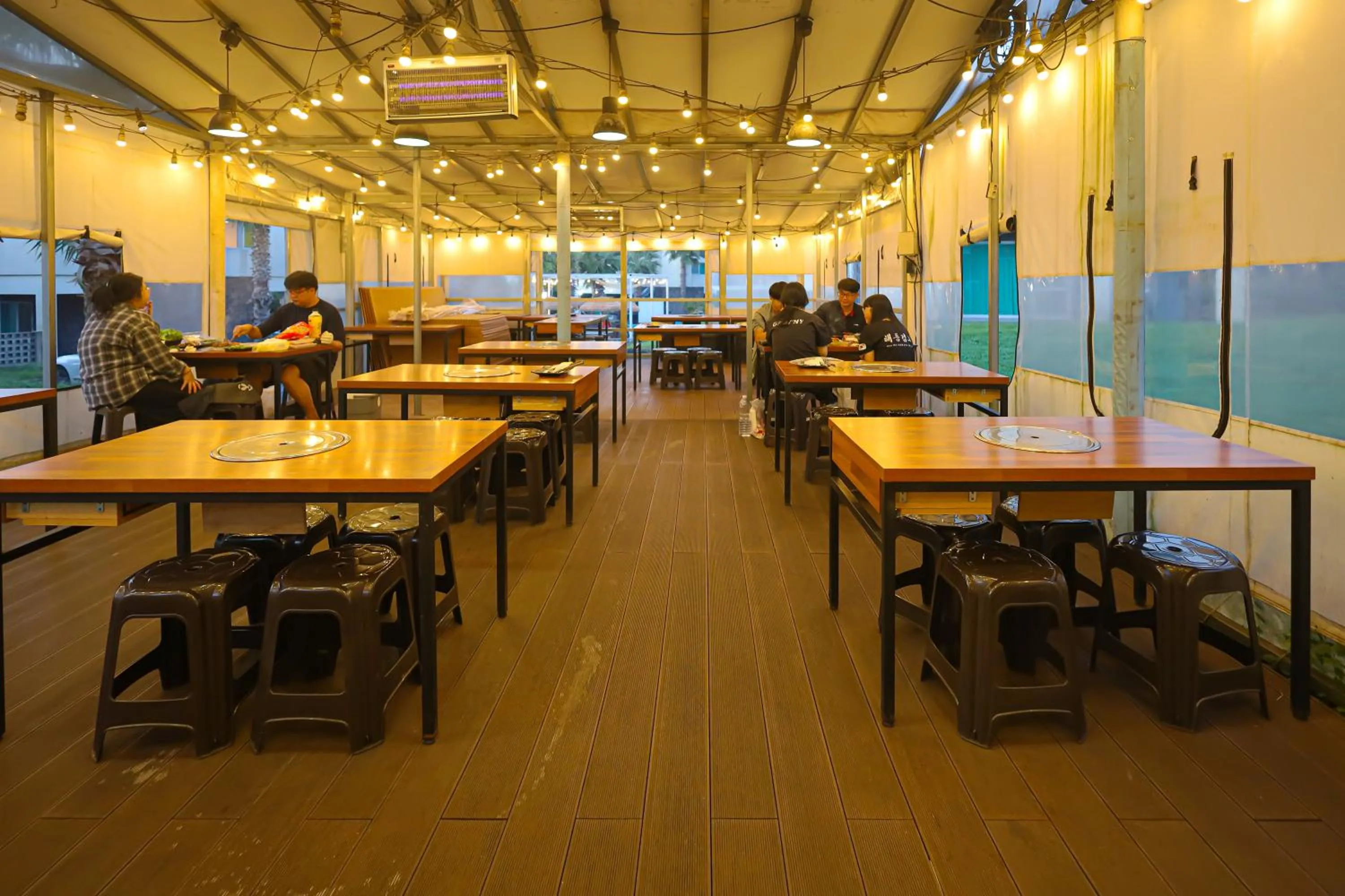 BBQ facilities in Pool and Villa Sorang