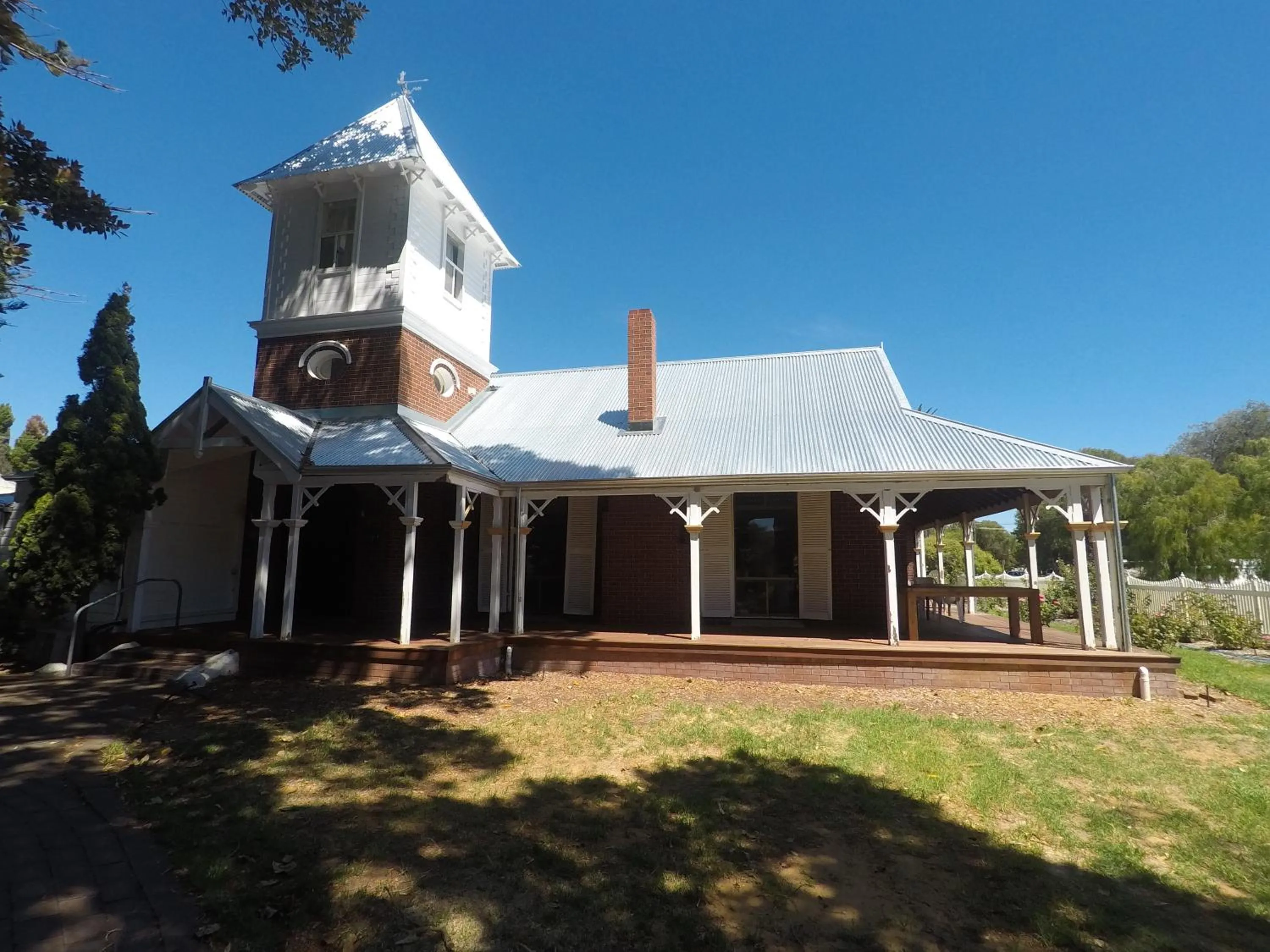 Property building in Busselton Ithaca Motel
