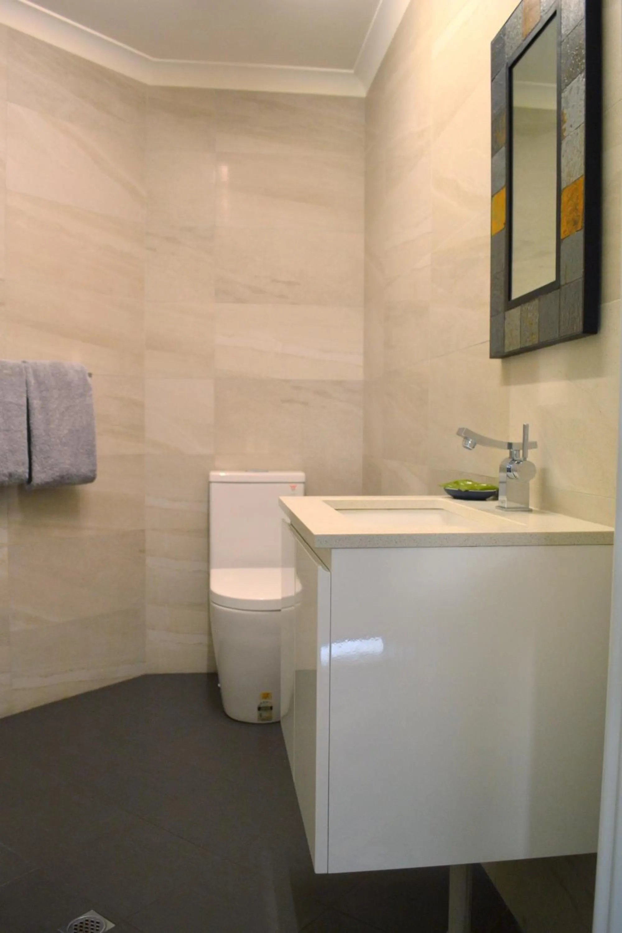 Bathroom in Busselton Ithaca Motel