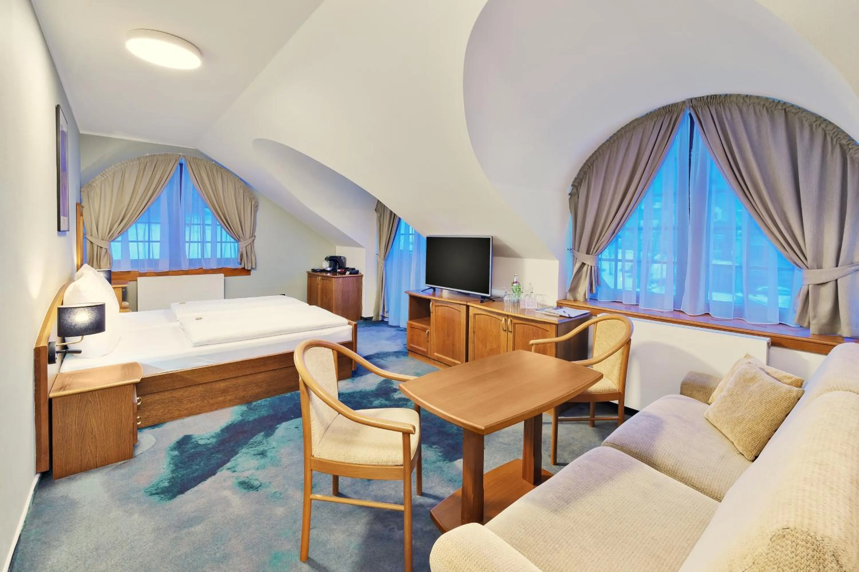 TV and multimedia, Bed in Wellness Hotel Windsor