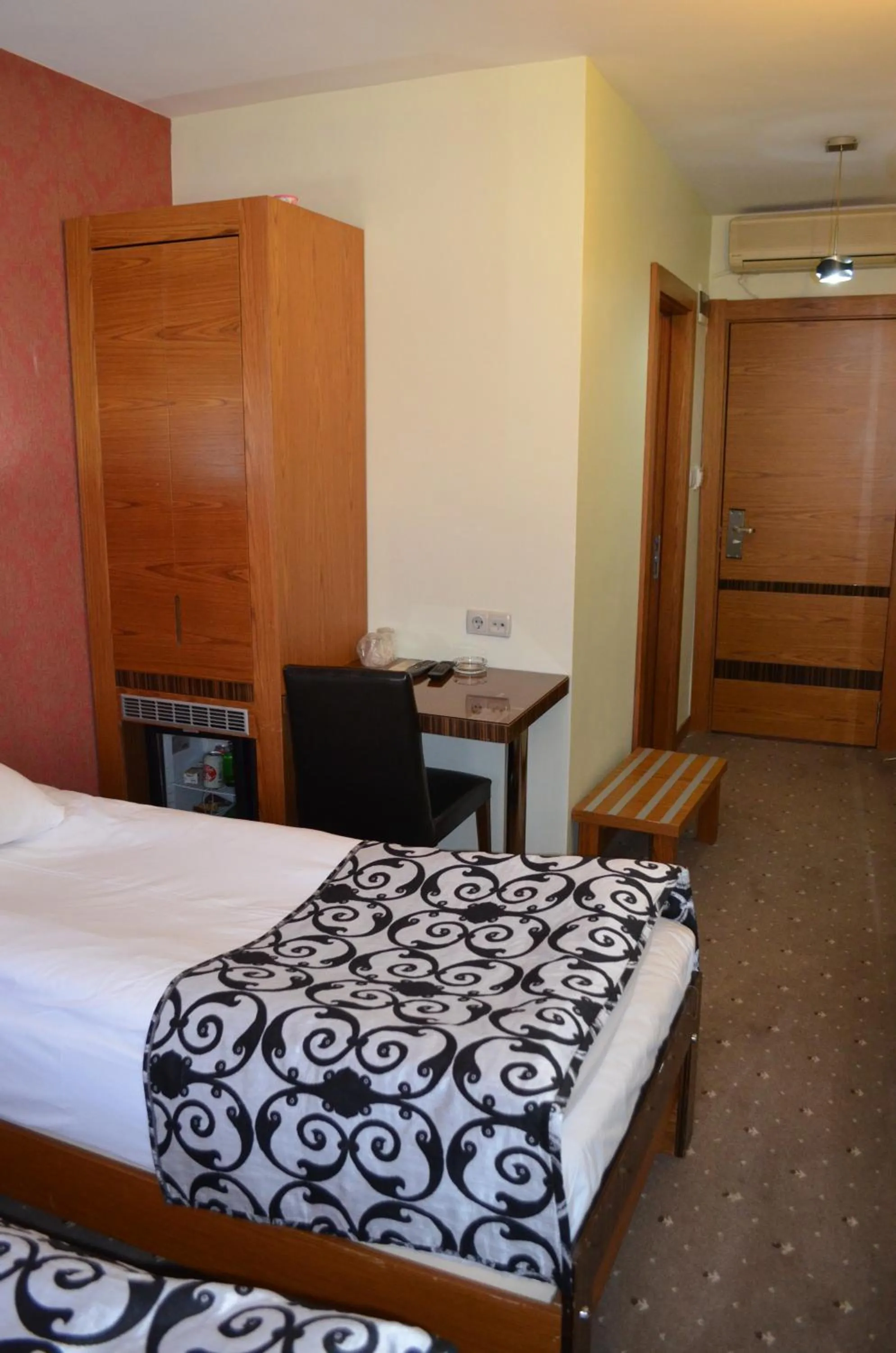 Bed in Atlas Otel