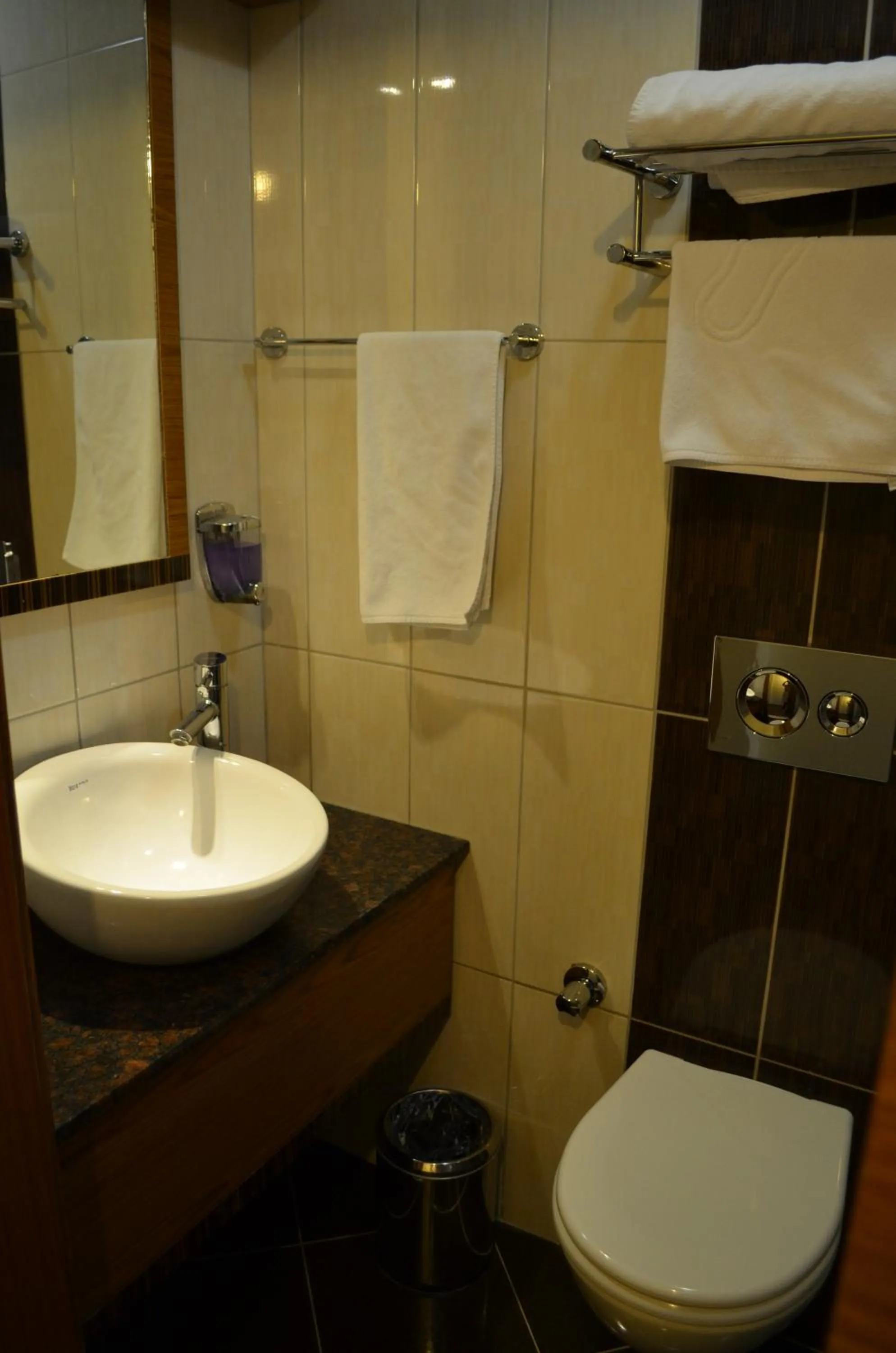 Bathroom in Atlas Otel