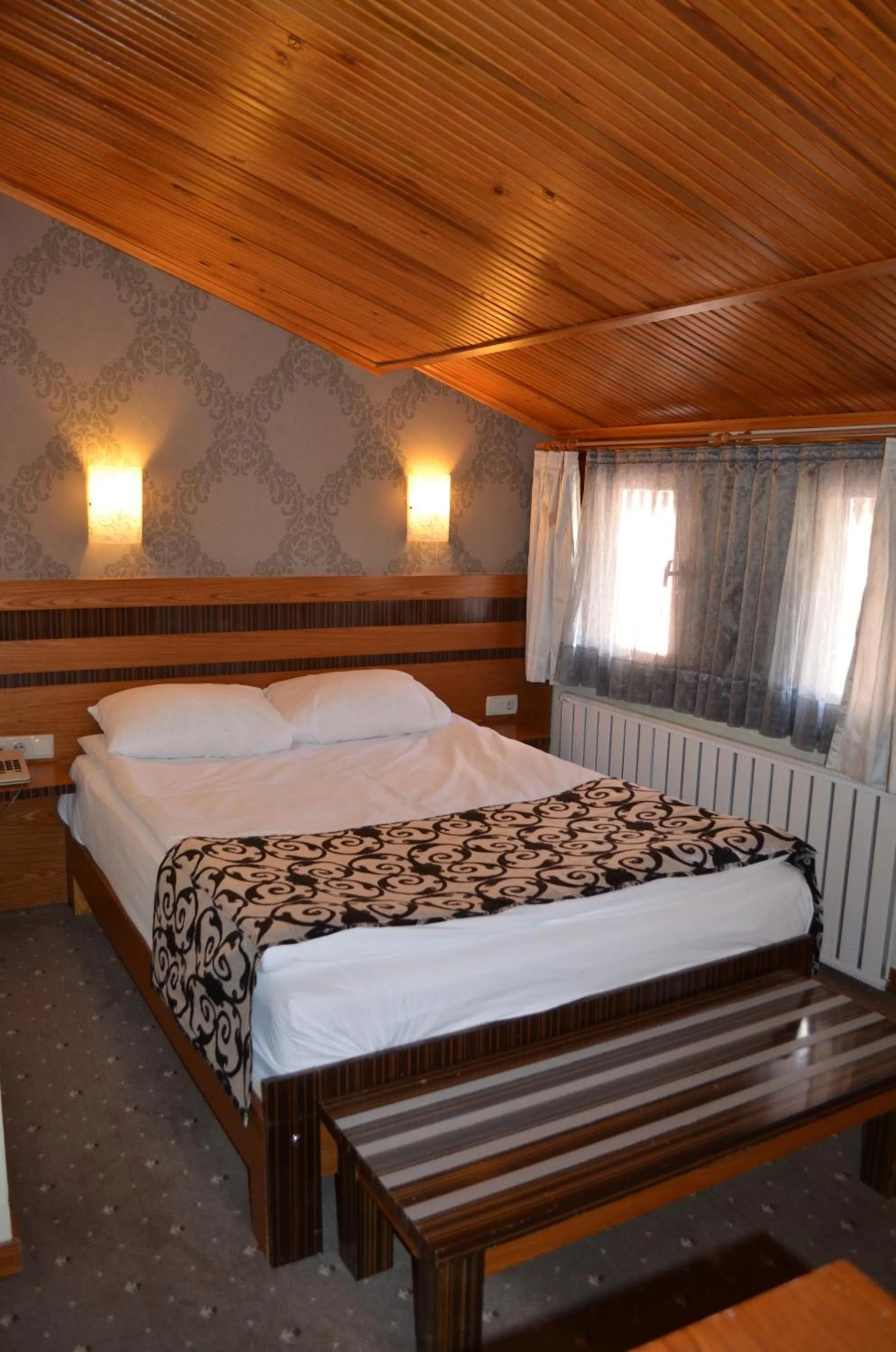 Bedroom, Bed in Atlas Otel