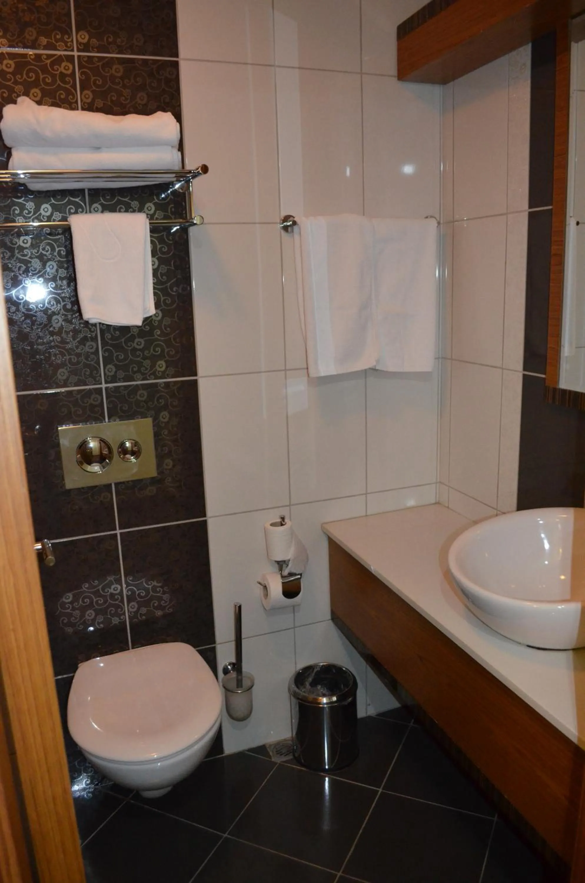 Bathroom in Atlas Otel