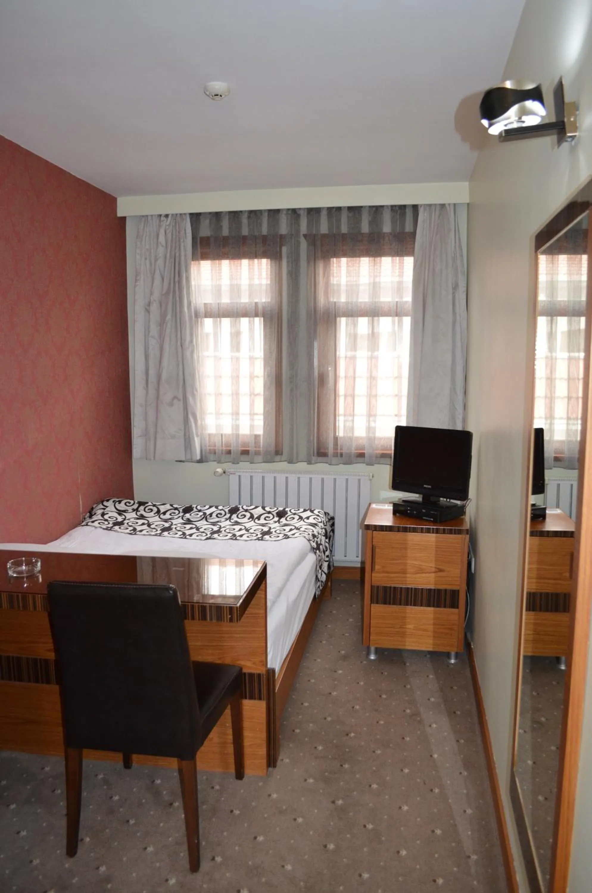 Bedroom, Bed in Atlas Otel