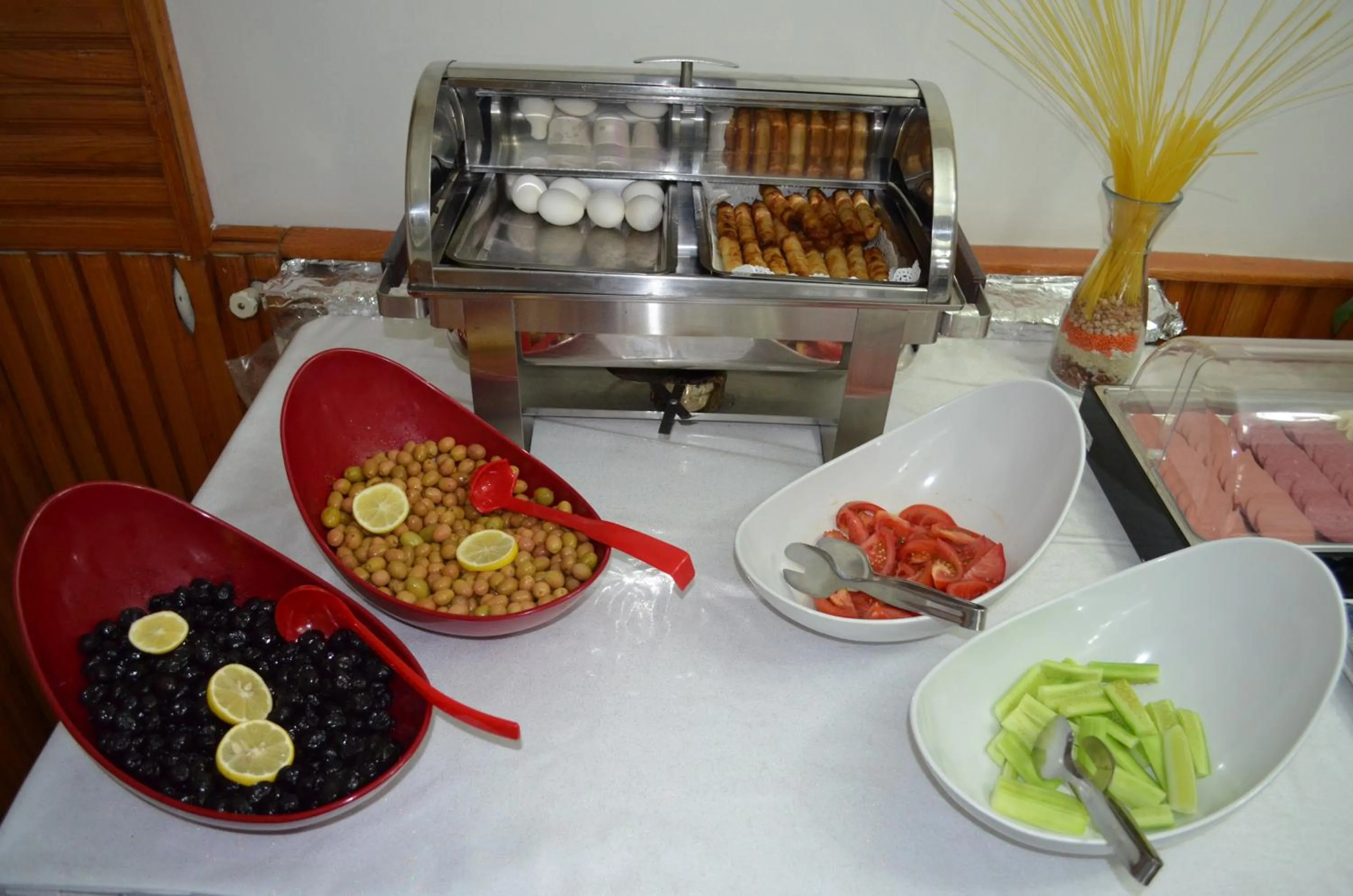 Buffet breakfast in Atlas Otel