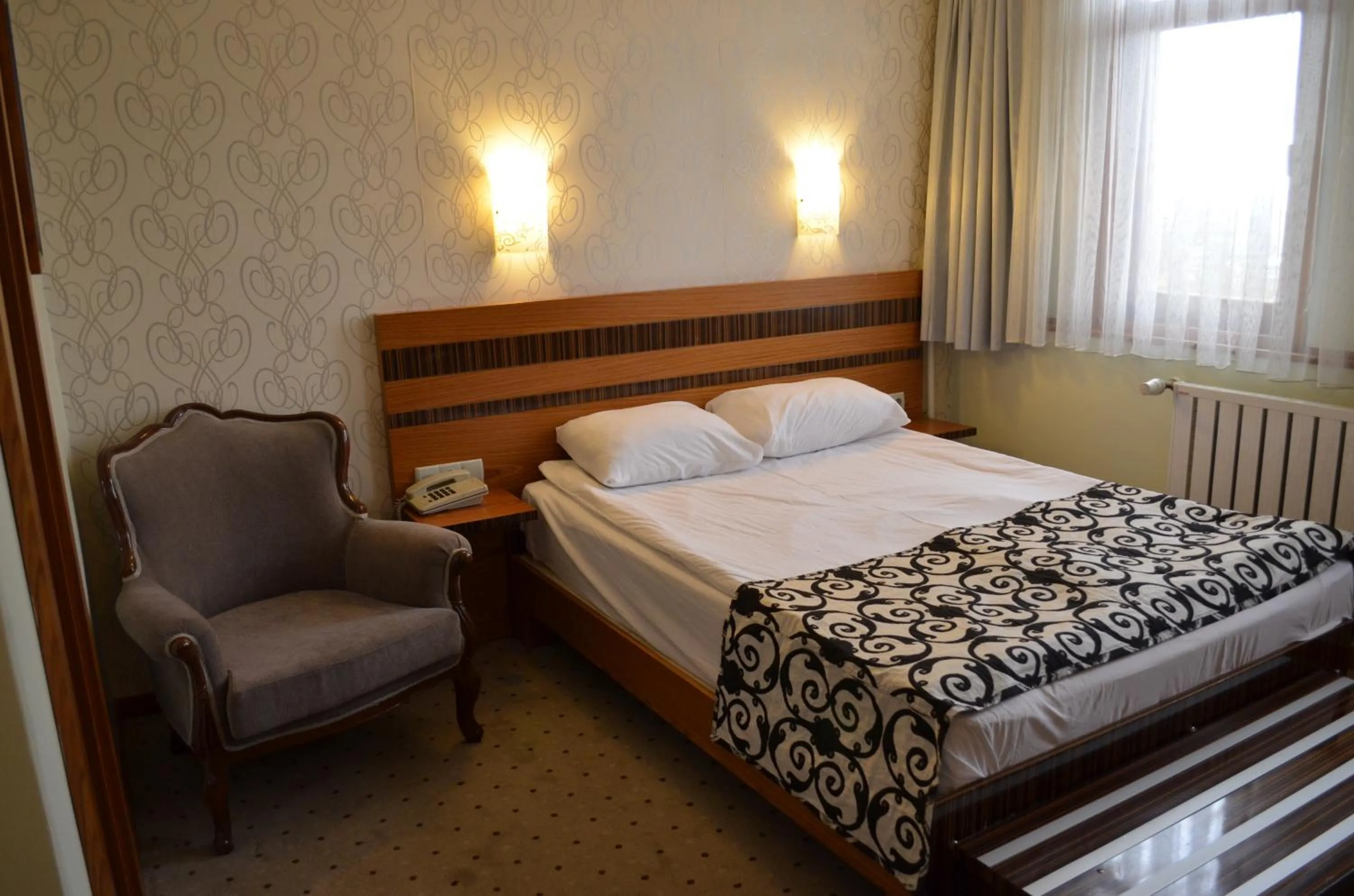 Bedroom, Bed in Atlas Otel