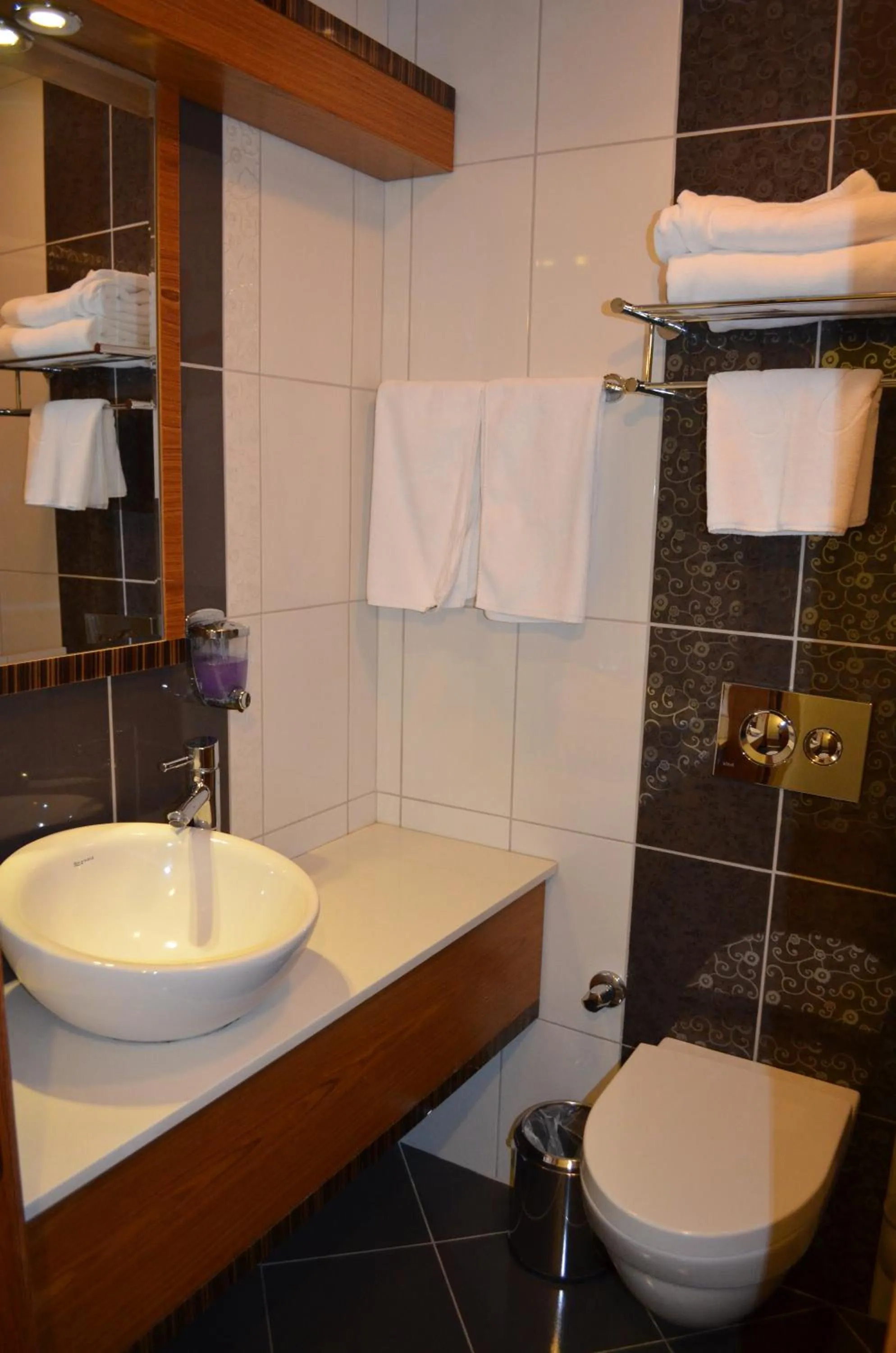 Bathroom in Atlas Otel