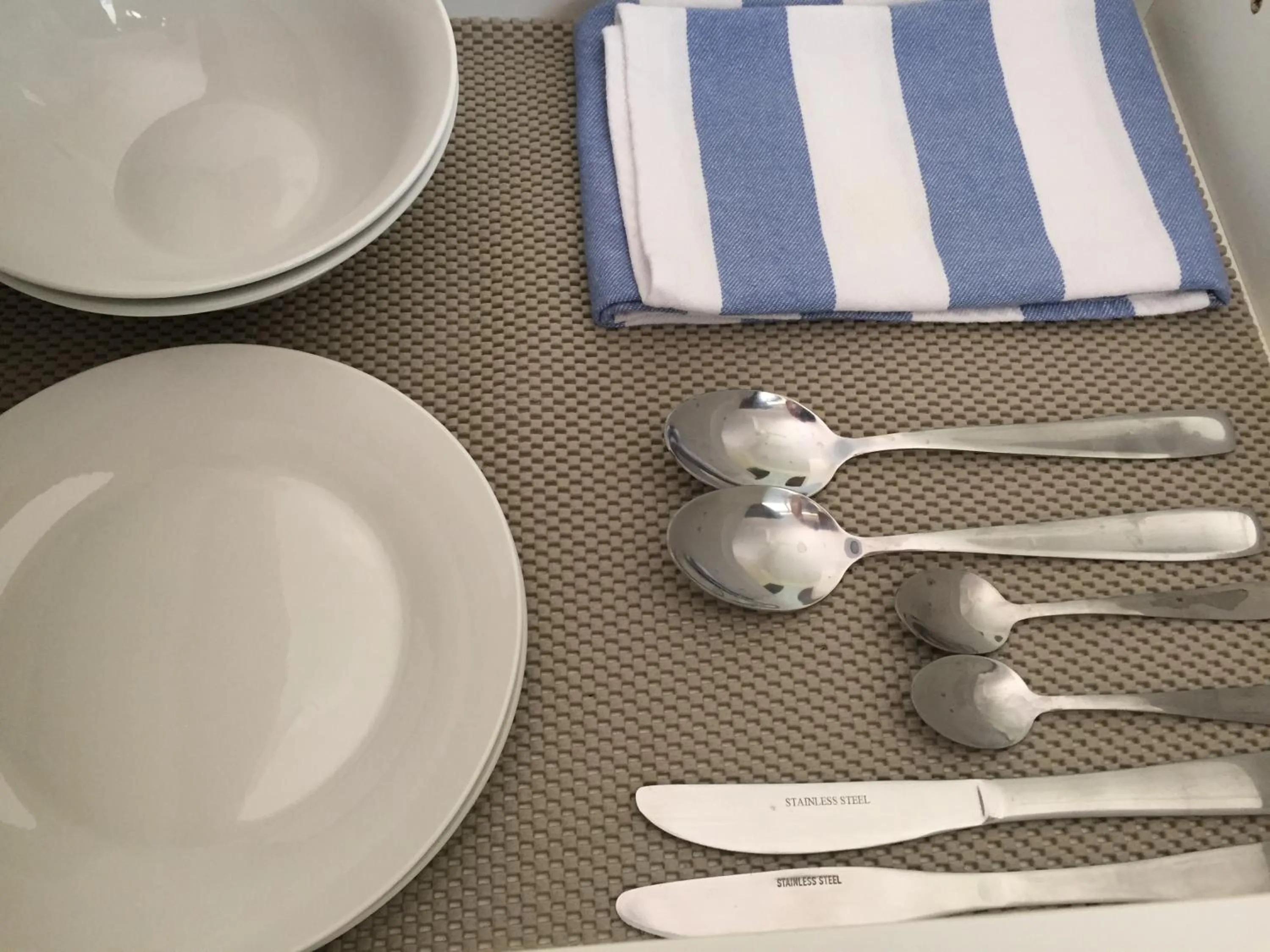 Coffee/tea facilities in Narimba Motel