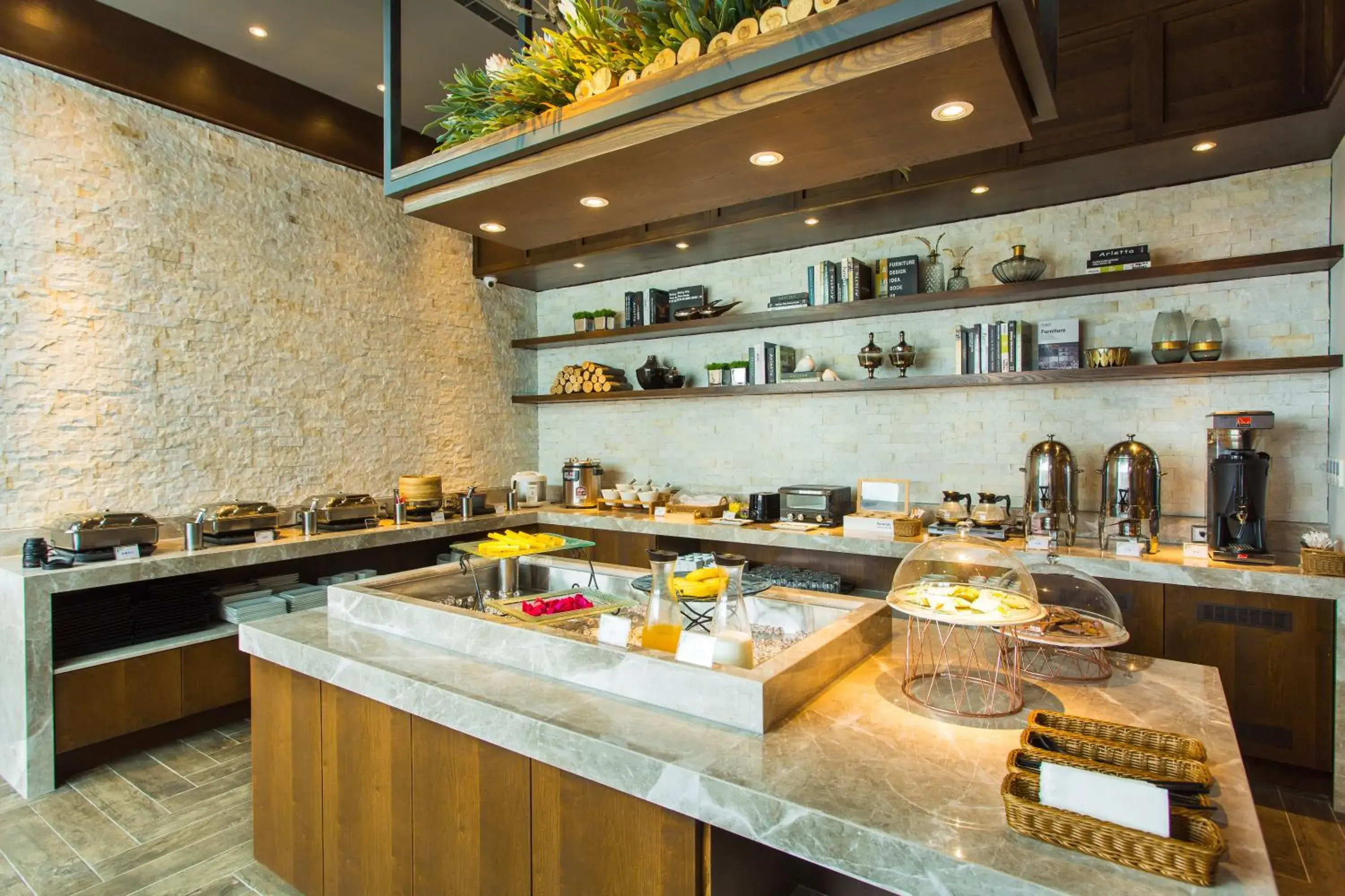 Breakfast in Villa ballet Breakfast in Villa ballet