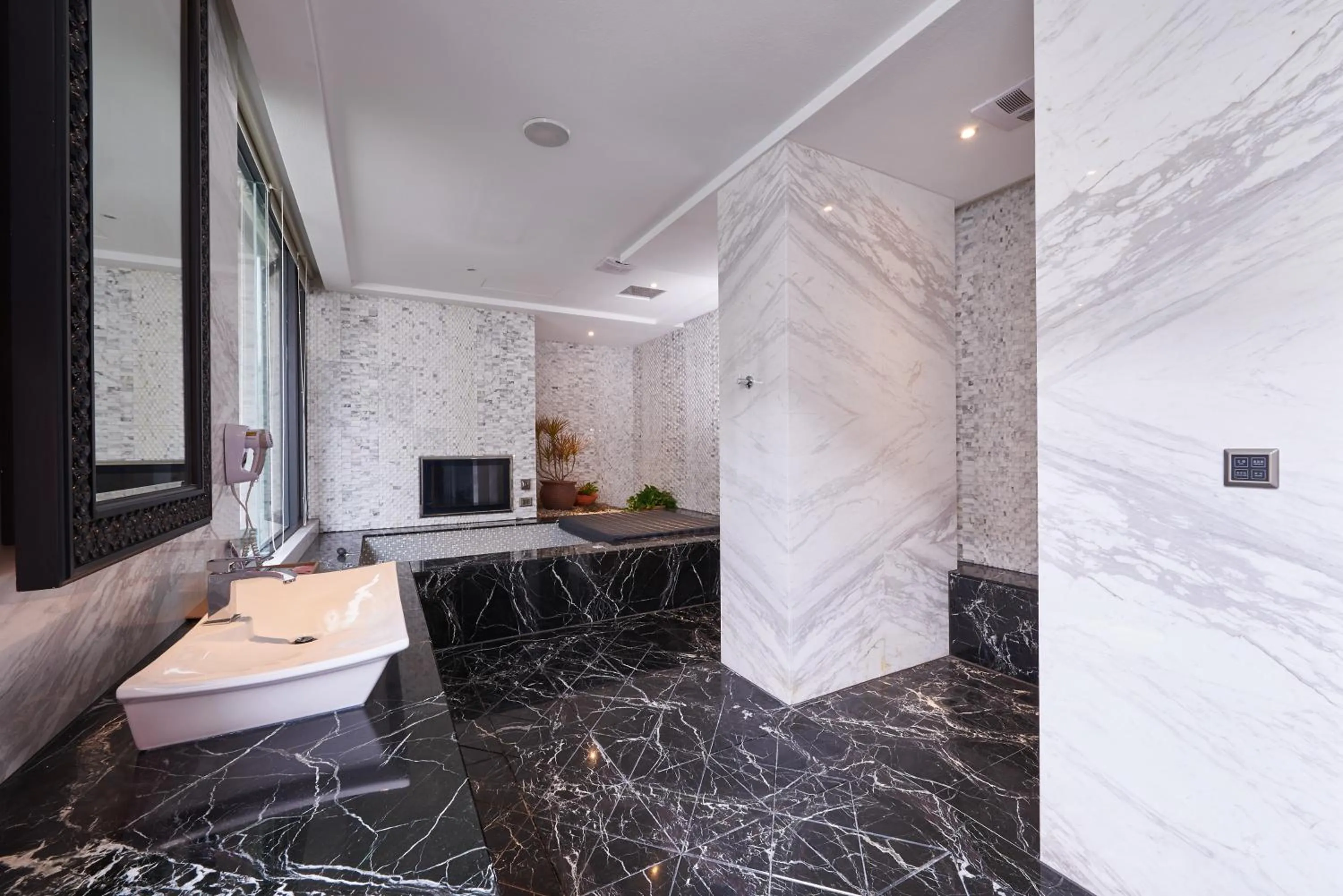 The Castle Ballet Taichung A Boutique Hotel