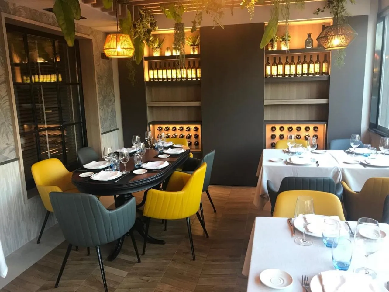 Restaurant/places to eat in Coto Real