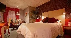 Photo of the whole room, Bed in Coto Real Photo of the whole room, Bed in Coto Real