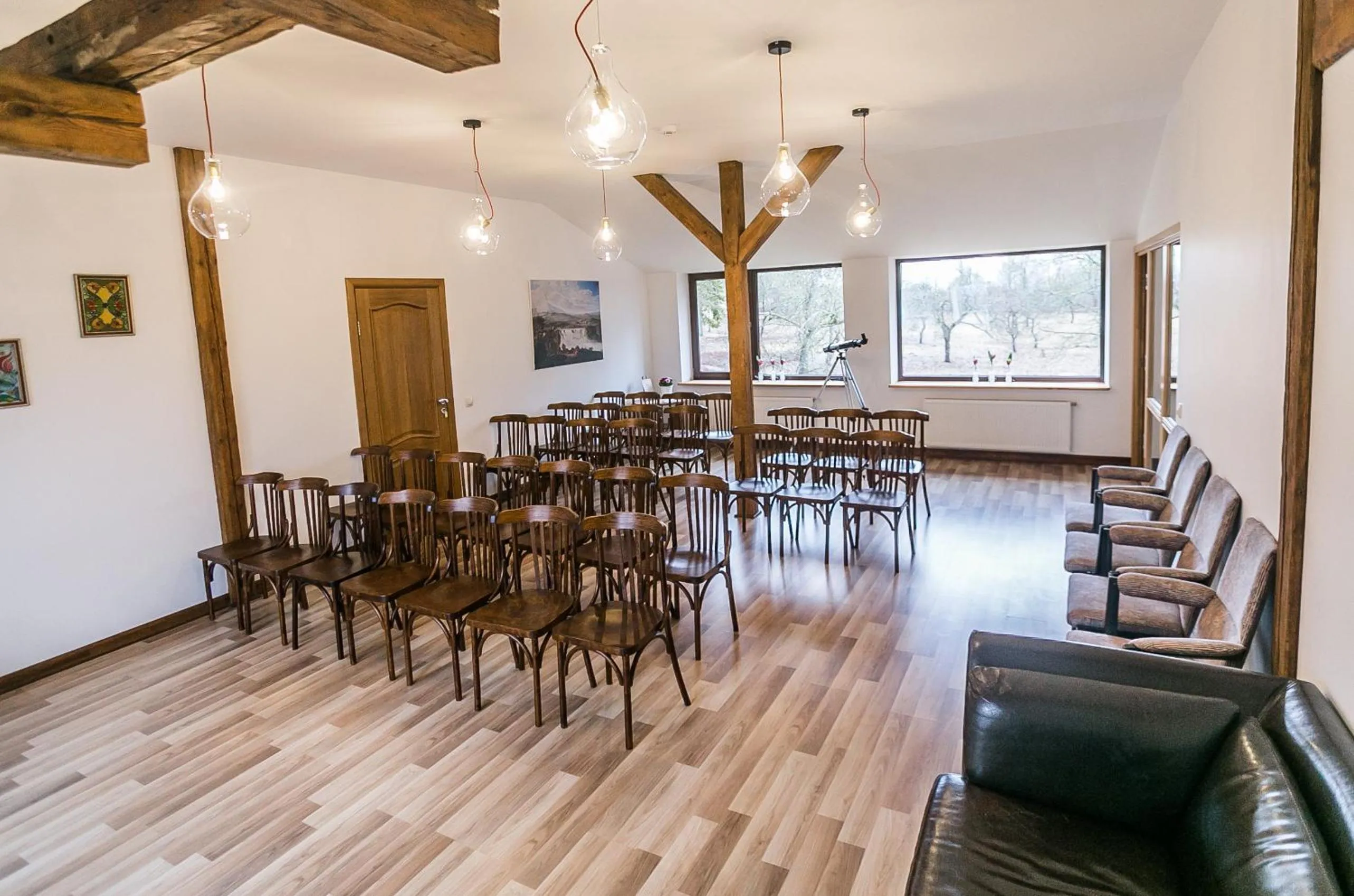 Business facilities in Lindenhoff