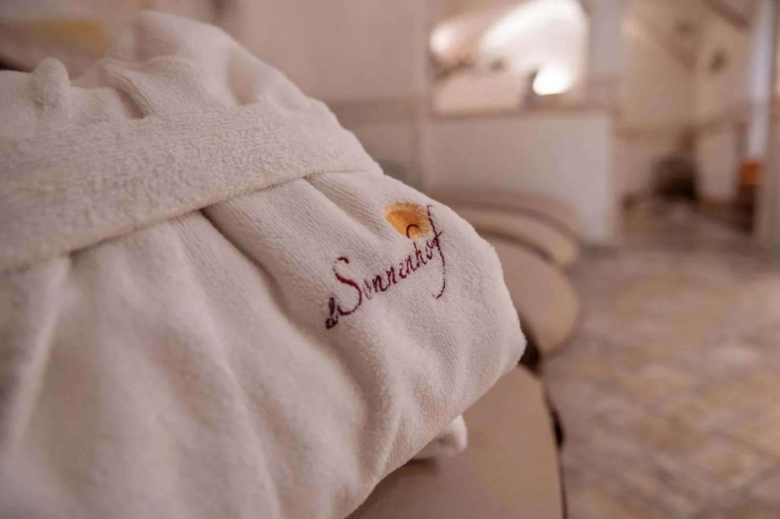 towels, Bed in Hotel Al Sonnenhof