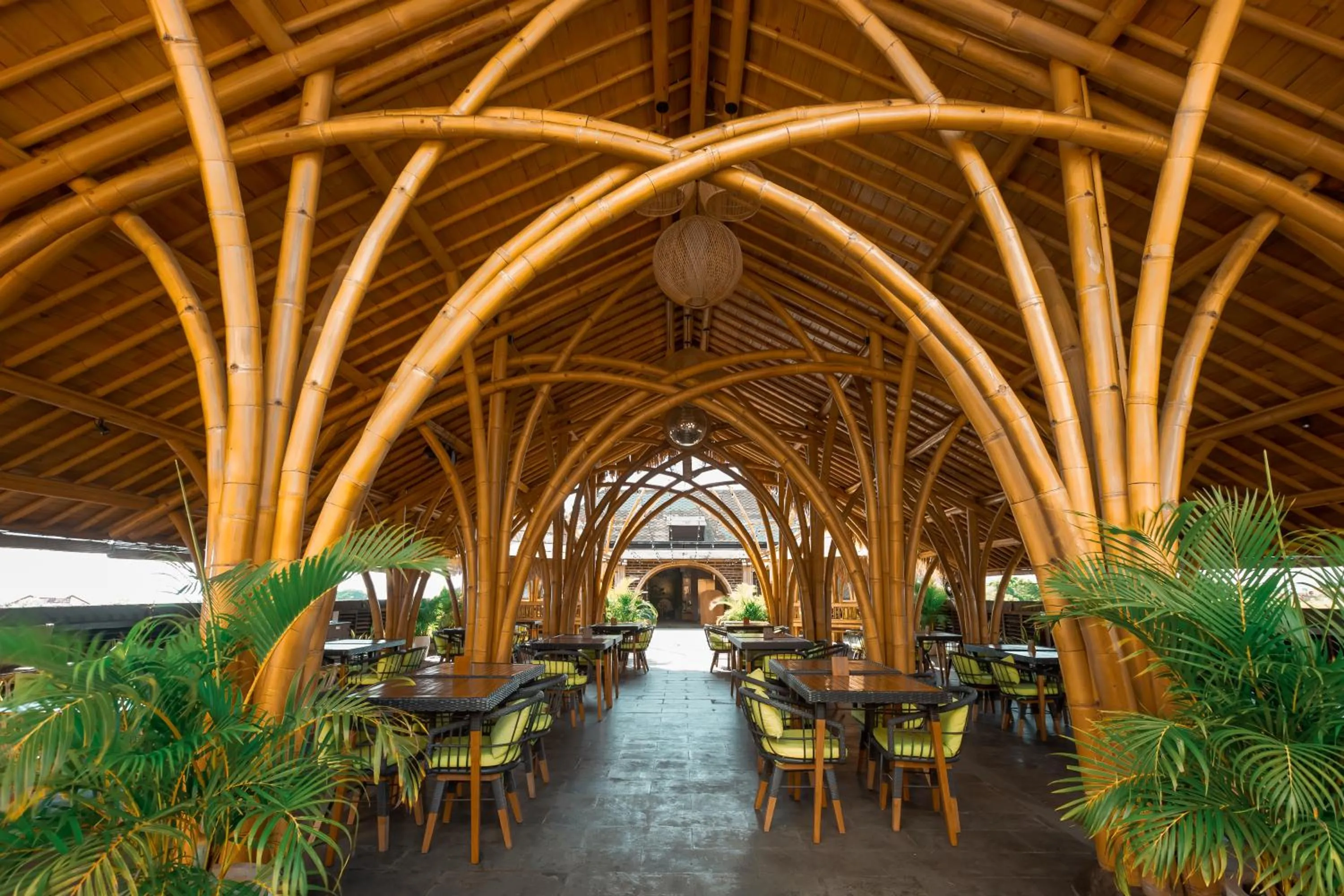 Restaurant/places to eat in The Nest Hotel Nusa Dua