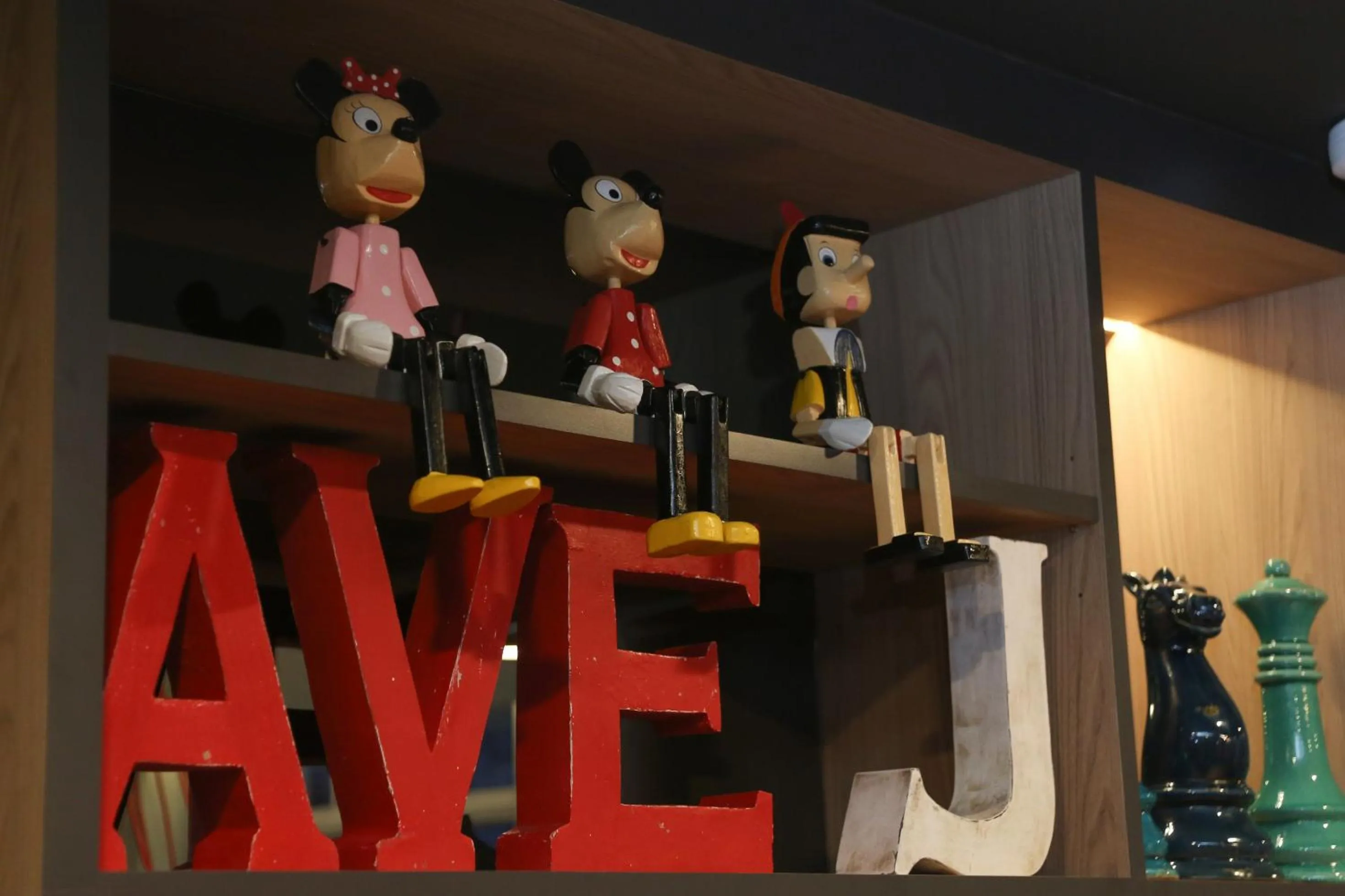 Avenue J Hotel, Central Market