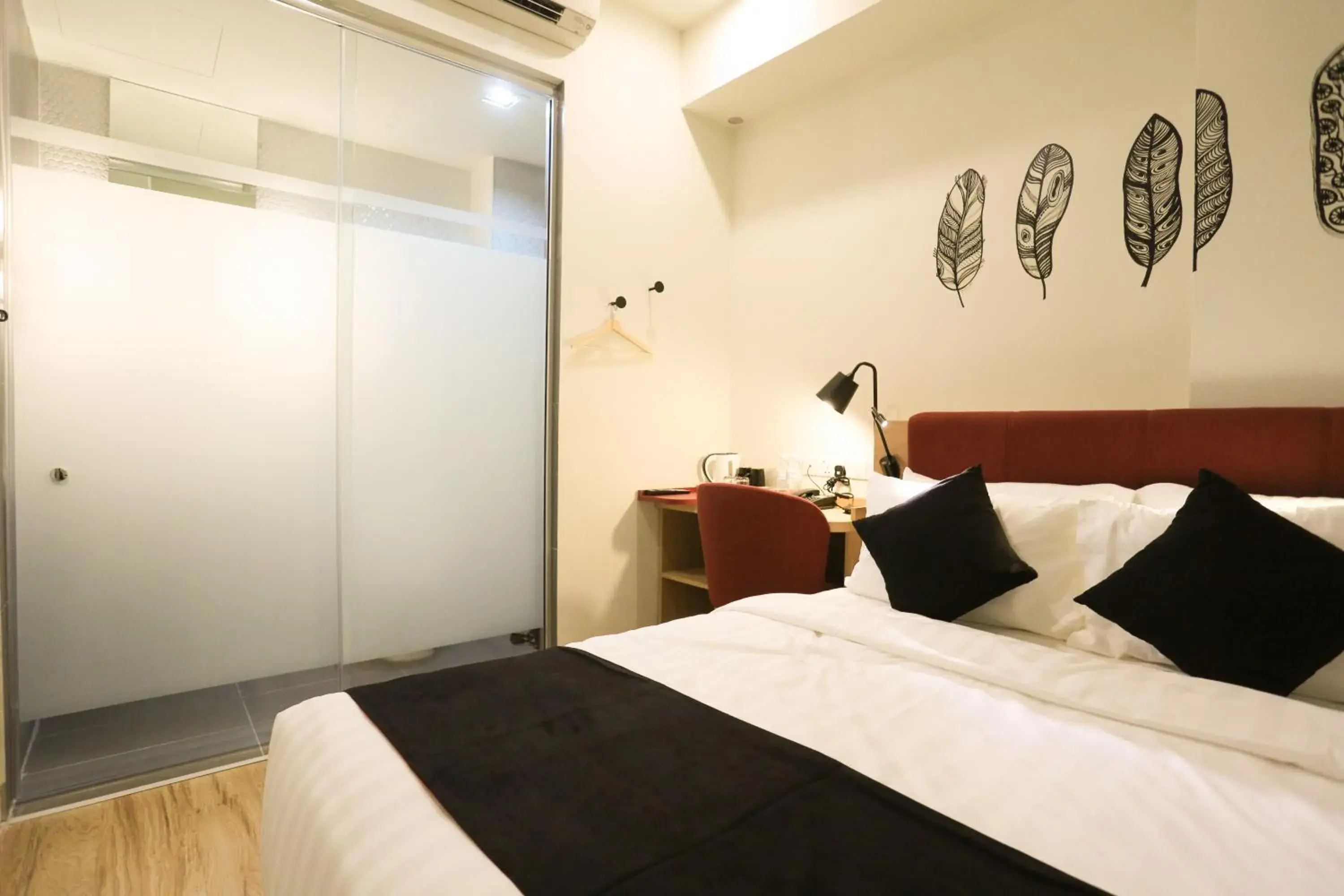 Bed in Avenue J Hotel, Central Market Bed in Avenue J Hotel, Central Market