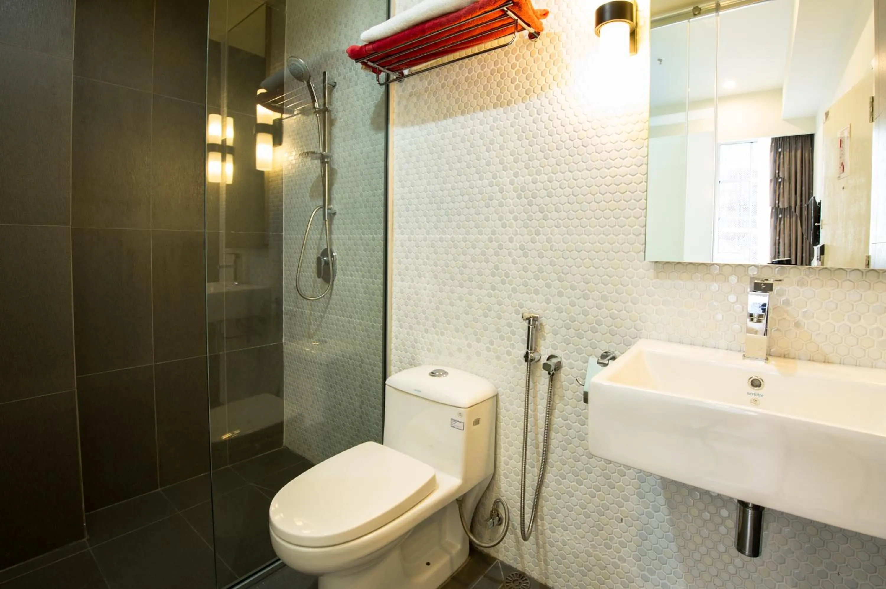 Bathroom in Avenue J Hotel, Central Market