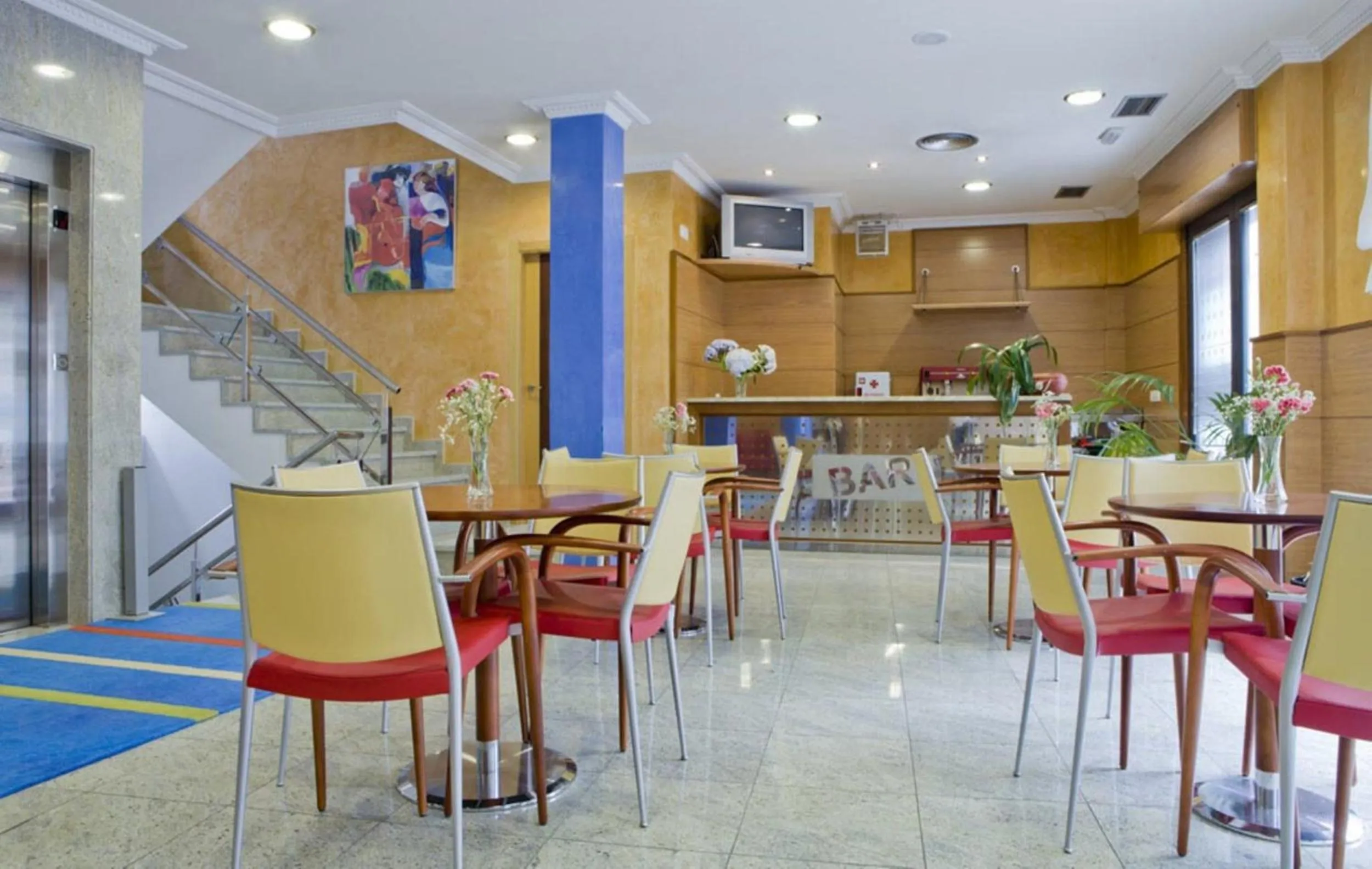 Lounge or bar in Hotel La Noyesa *** Superior