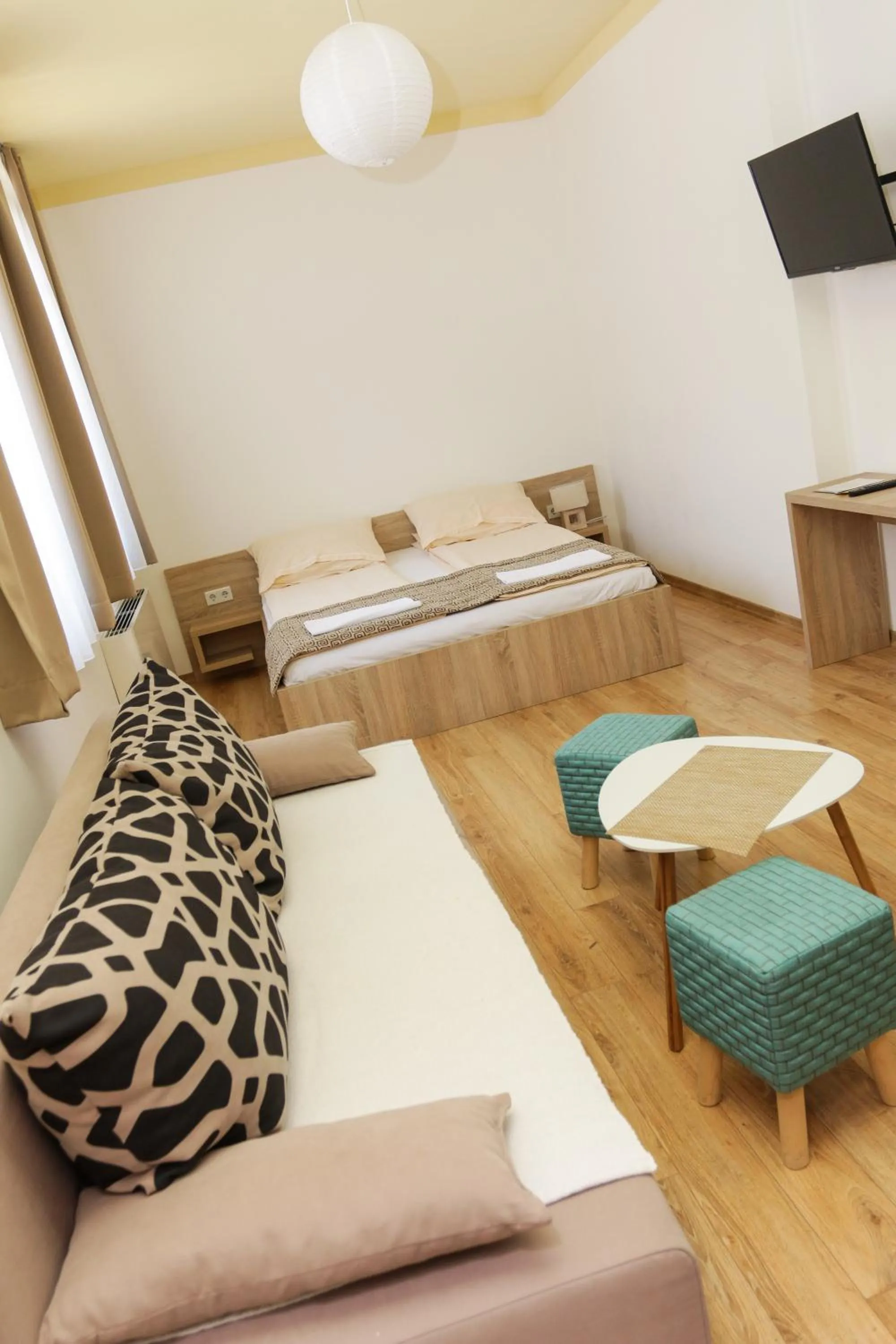Comfort Double Room with Sofa in Hotel Logavina 8 Garage Parking
