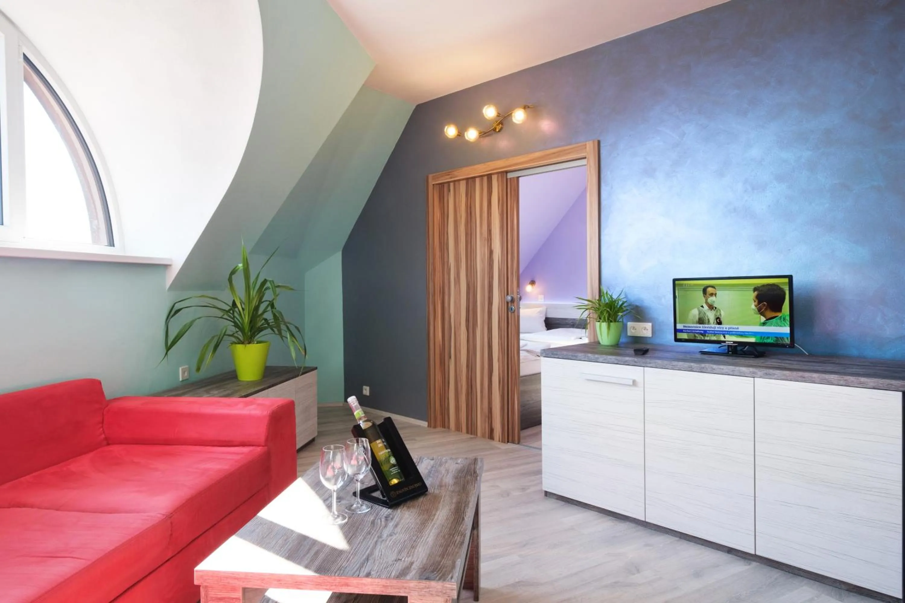 Photo of the whole room in Hotel N