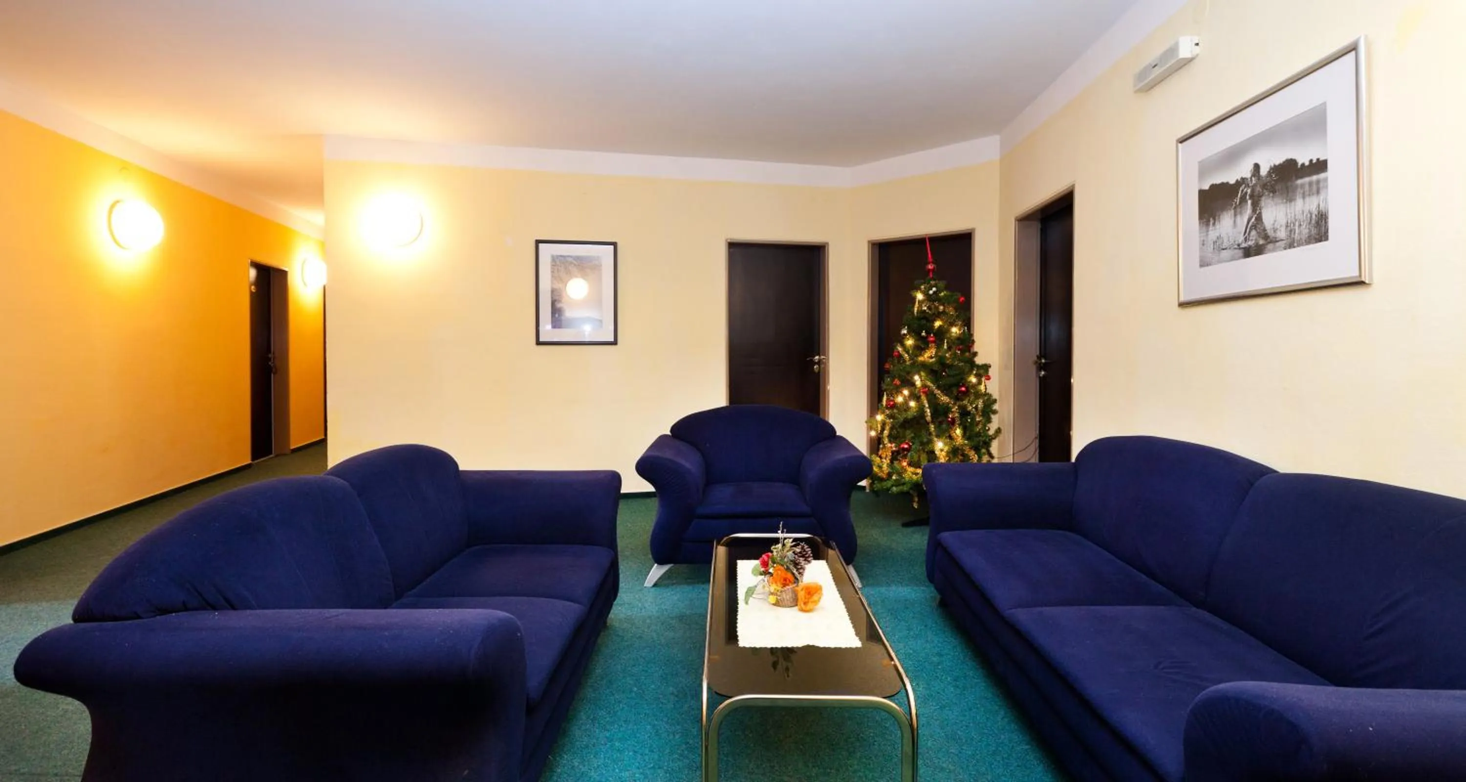 Seating area in Hotel N