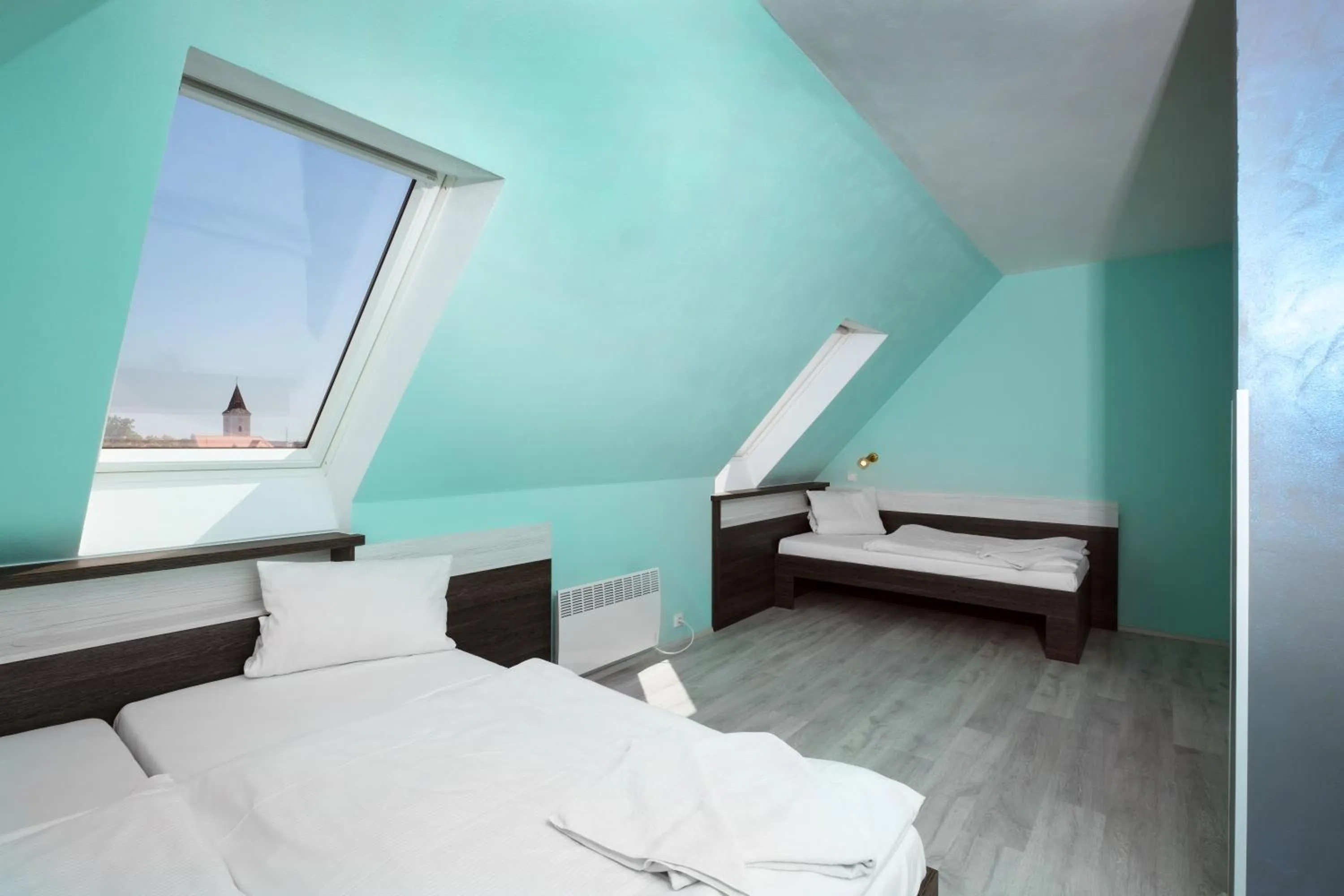 Bedroom, Bed in Hotel N