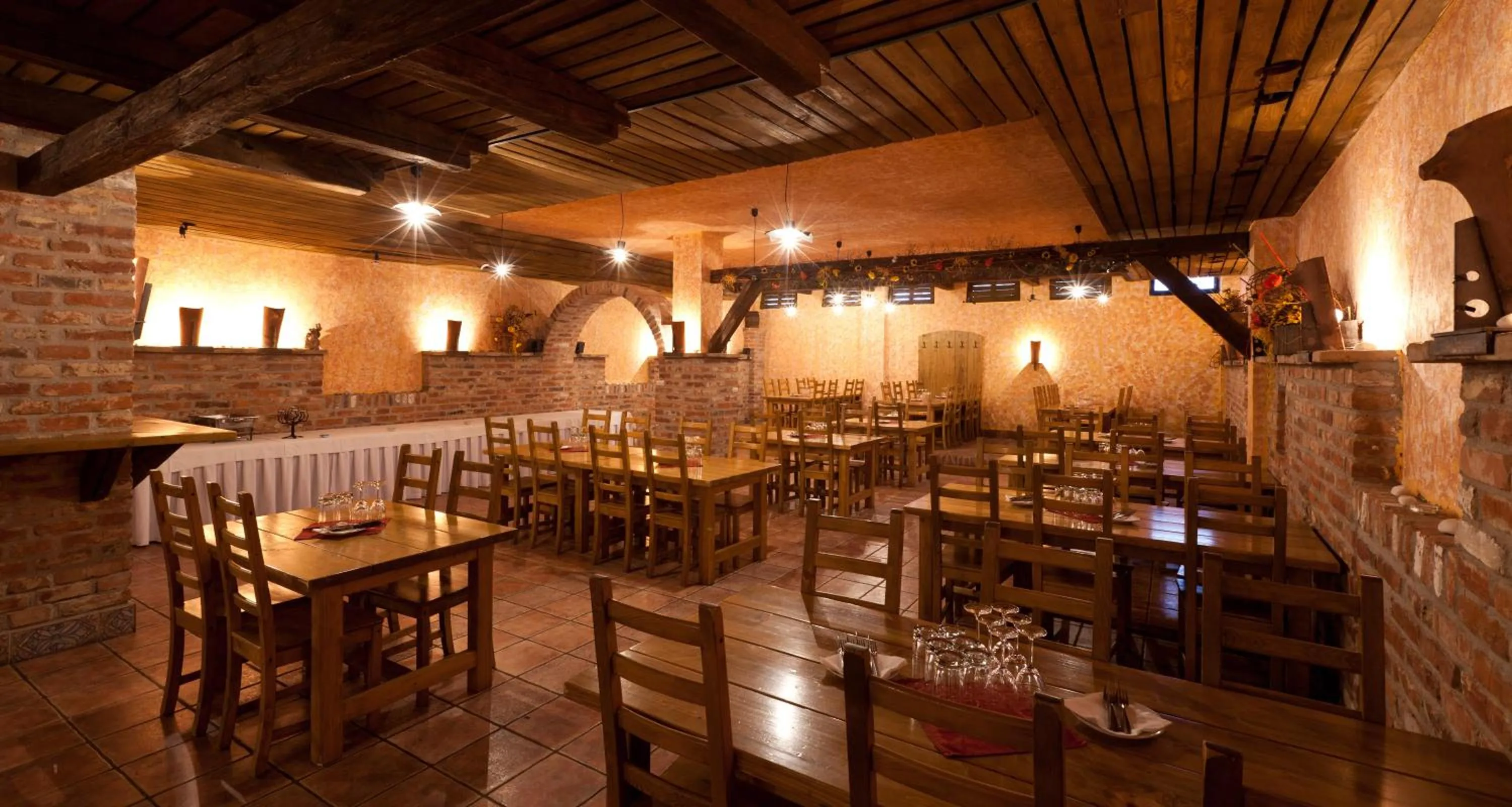 Restaurant/places to eat in Hotel N