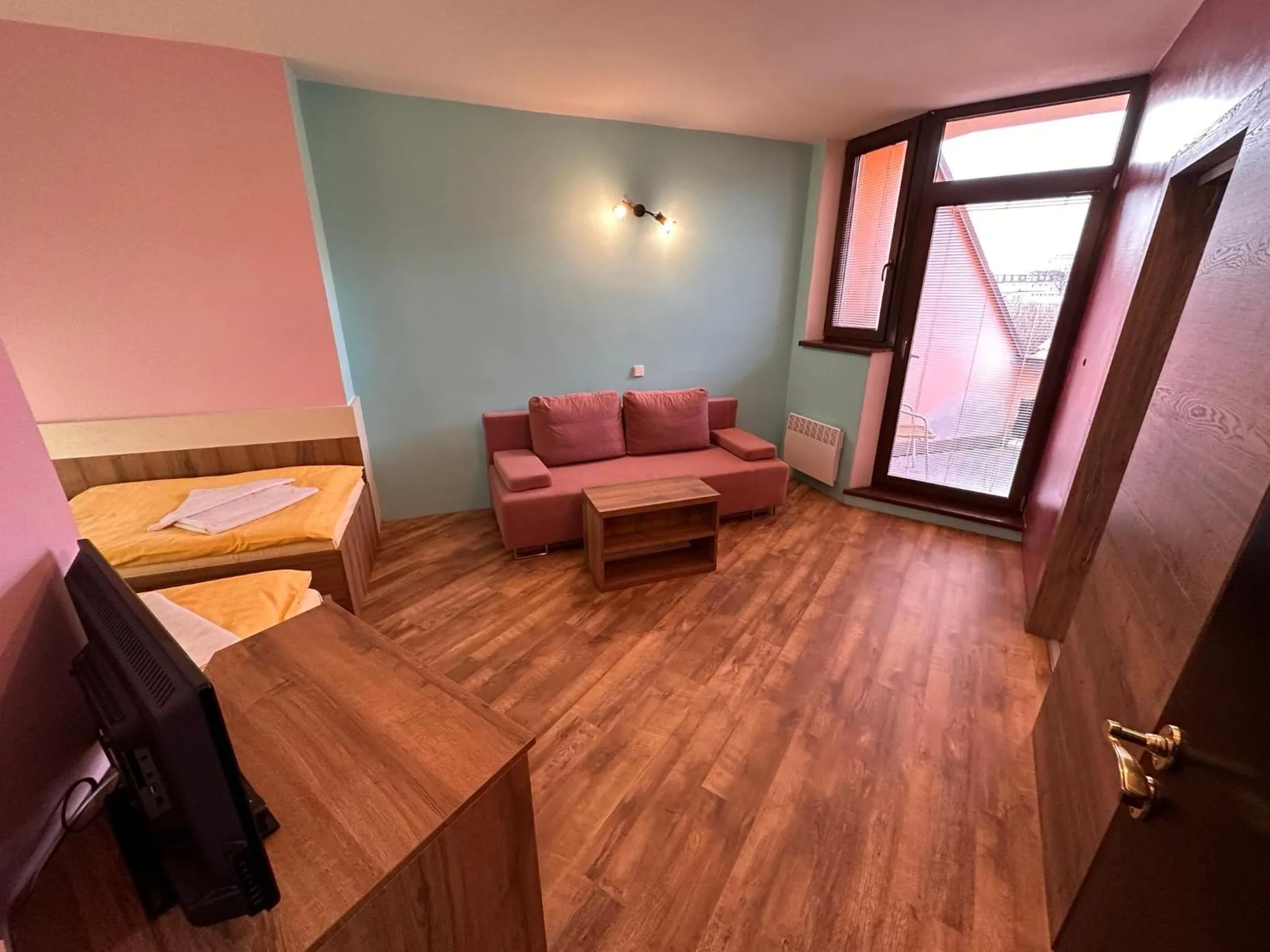 Living room, Bed in Hotel N