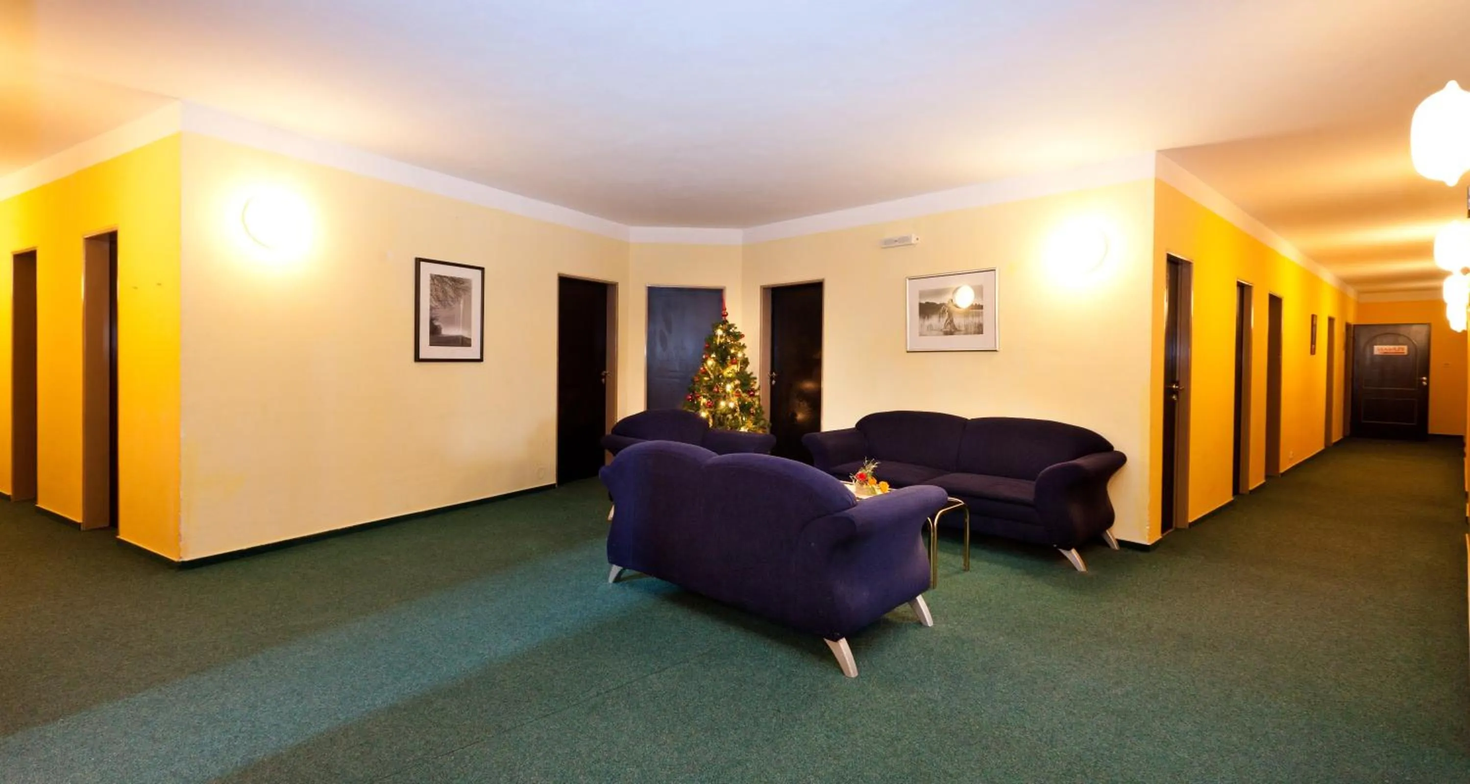 Seating area in Hotel N