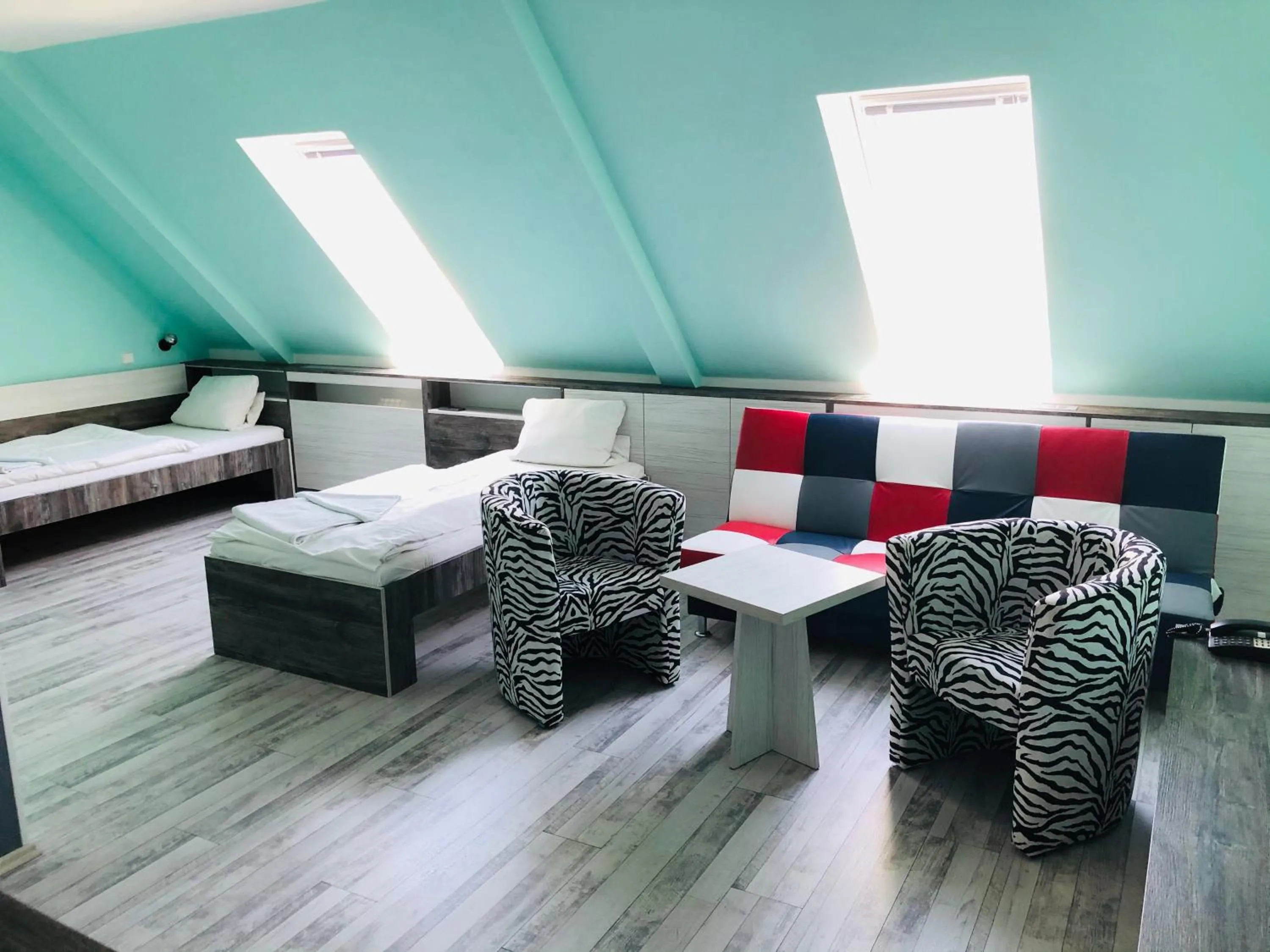 Bedroom, Bed in Hotel N