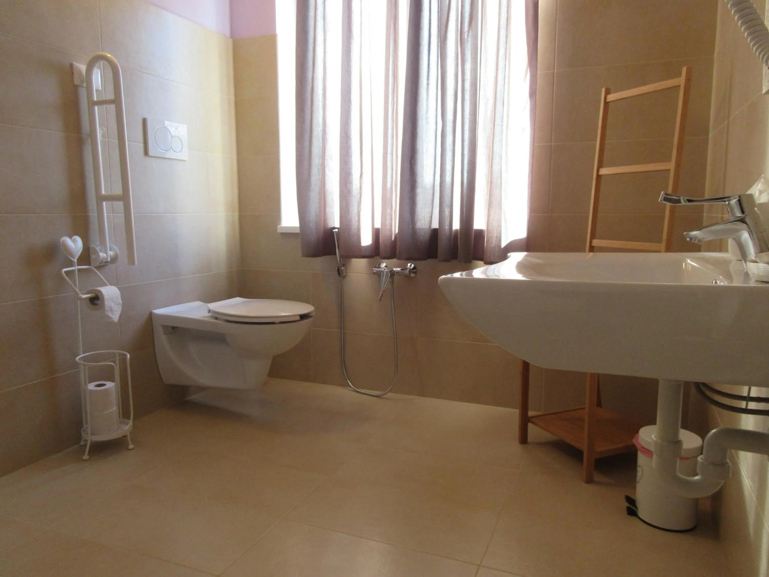 Shower in Albergo Trattoria Italia