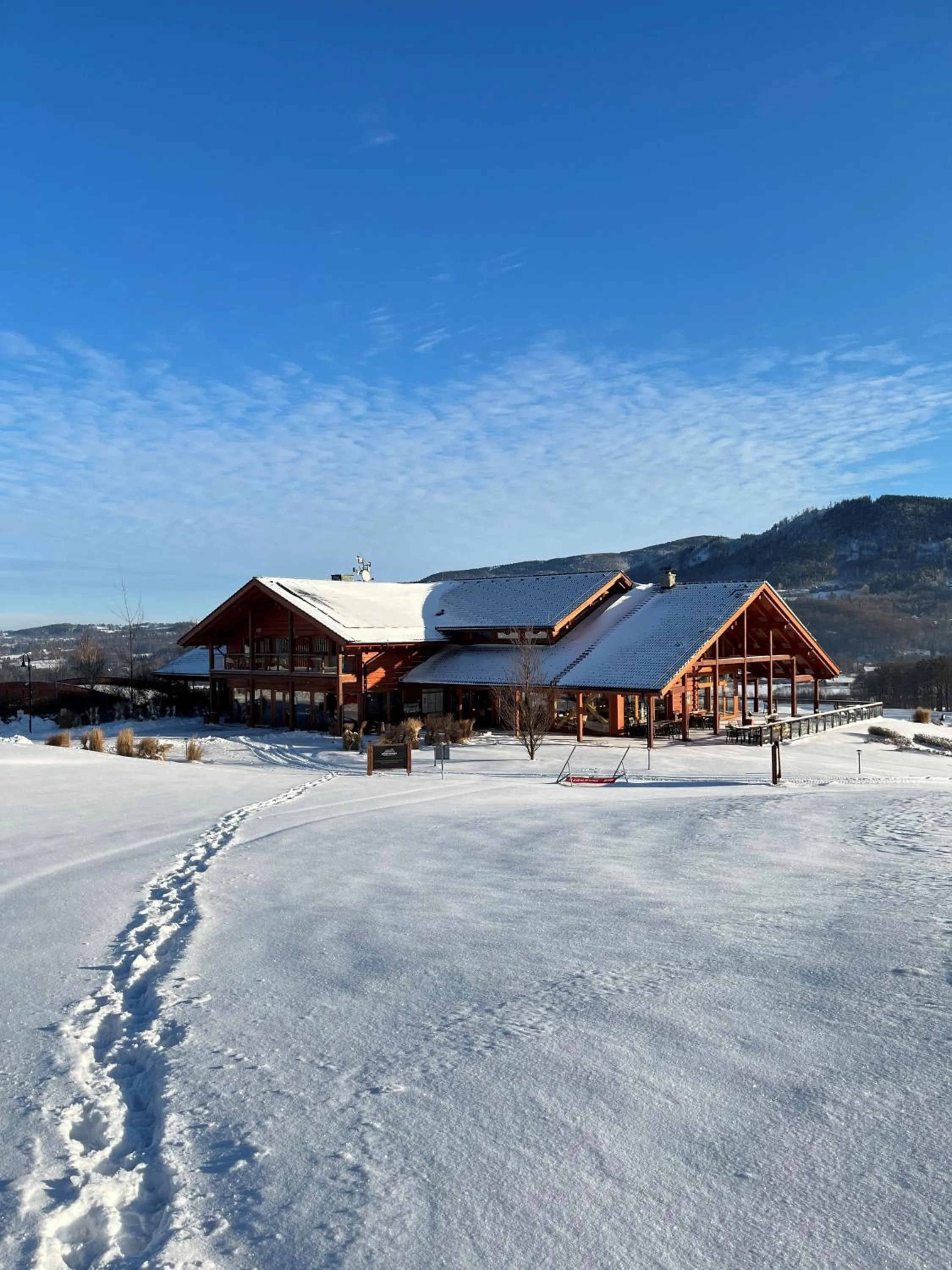 Restaurant/places to eat in Green Inn Hotel