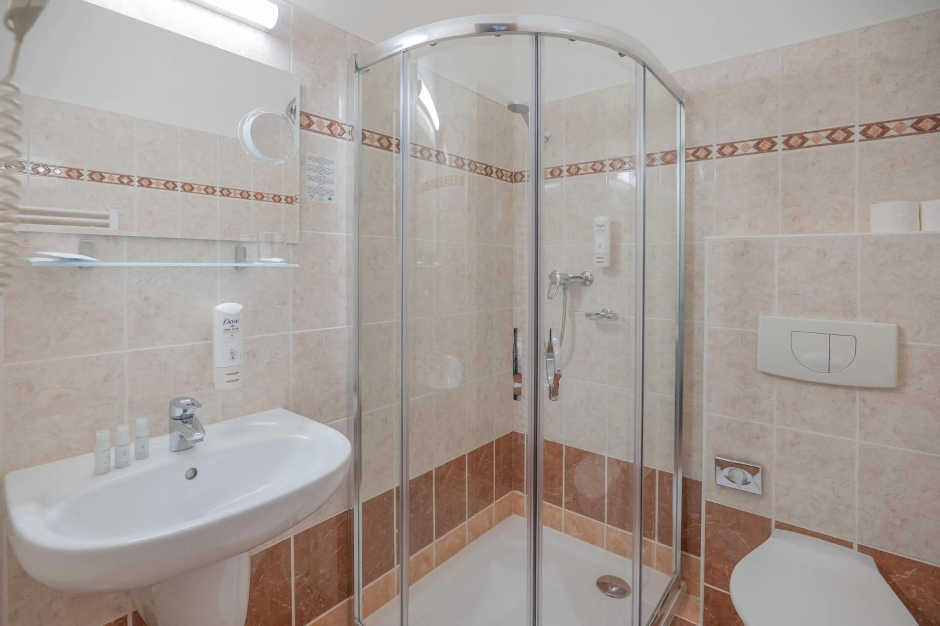 Shower in Hotel Zlatá Hvězda