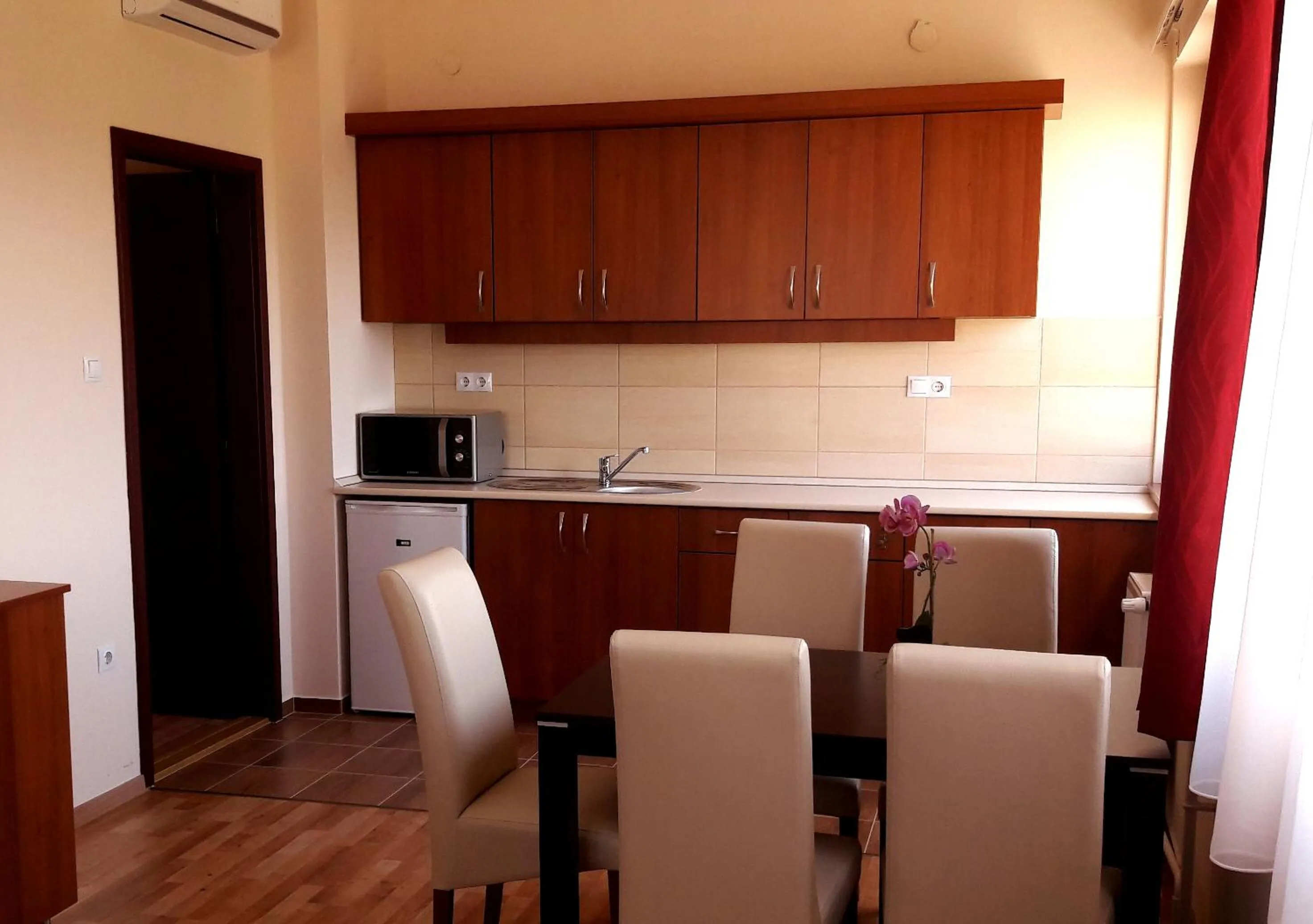 Kitchen or kitchenette in Diana Club Hotel