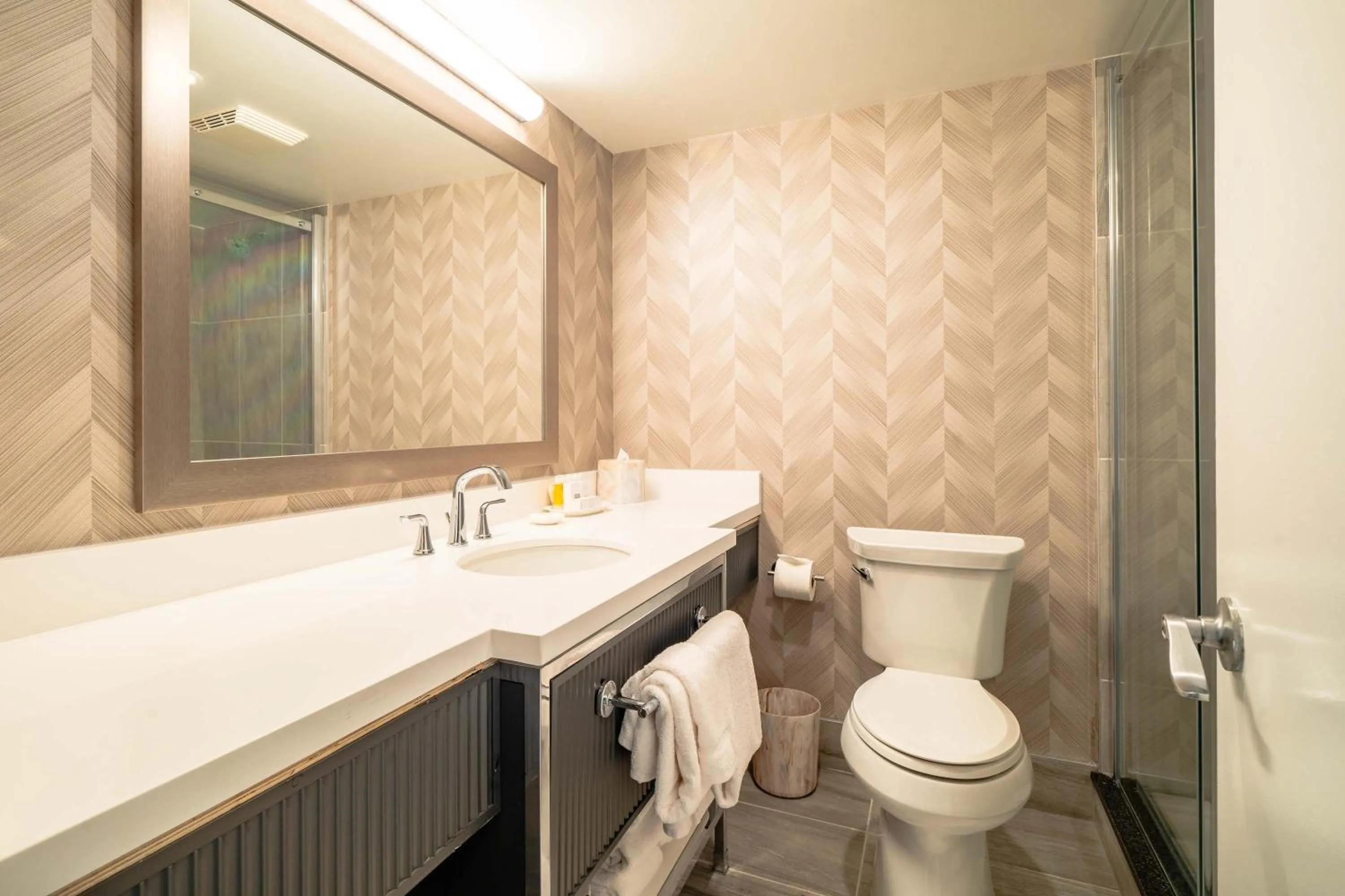 Bathroom in La Grande Residence at the Sutton Place Hotel