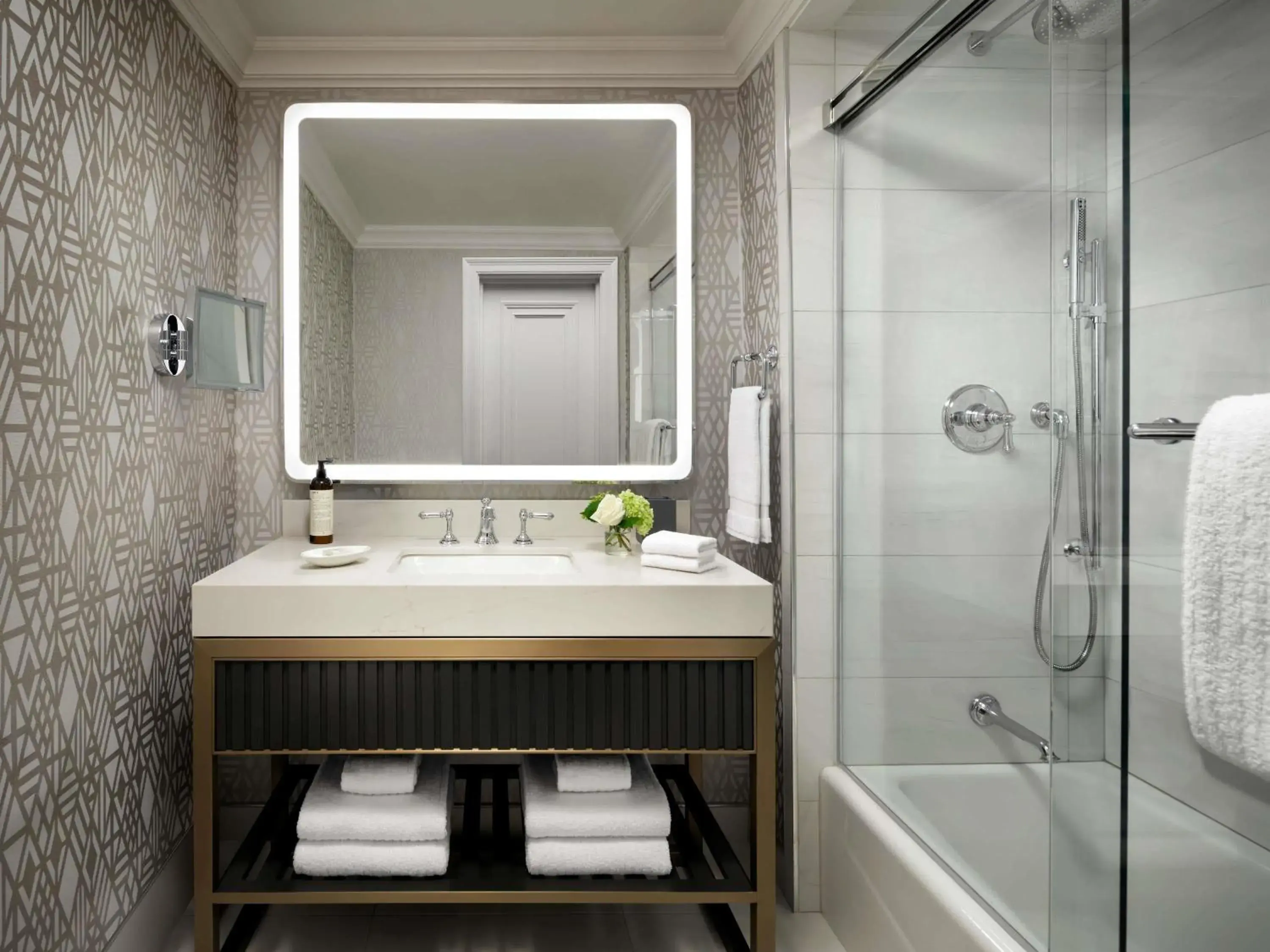 Deluxe Room with Two Queen Beds in Fairmont Hotel Macdonald Deluxe Room with Two Queen Beds in Fairmont Hotel Macdonald