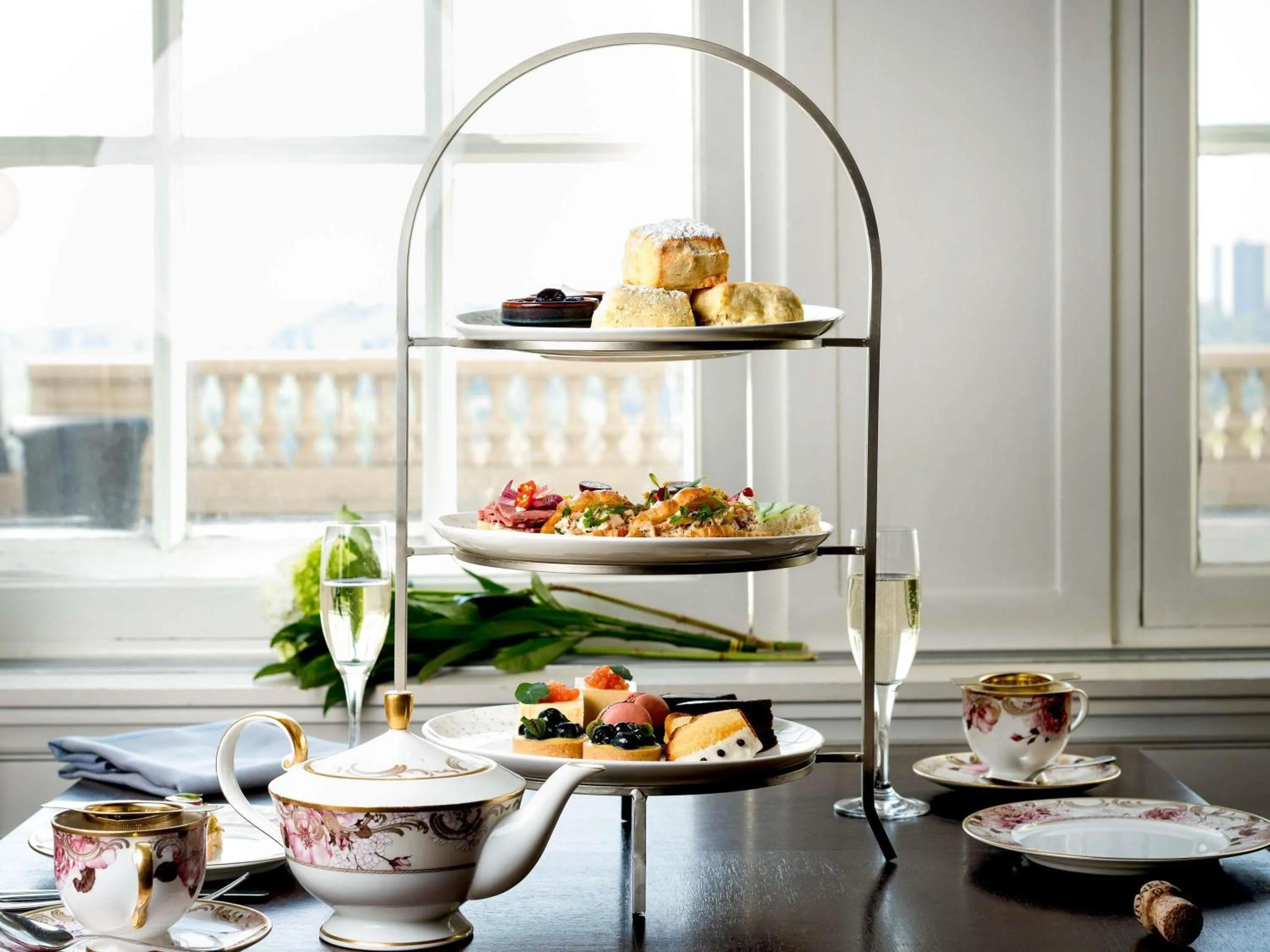 Restaurant/places to eat in Fairmont Hotel Macdonald