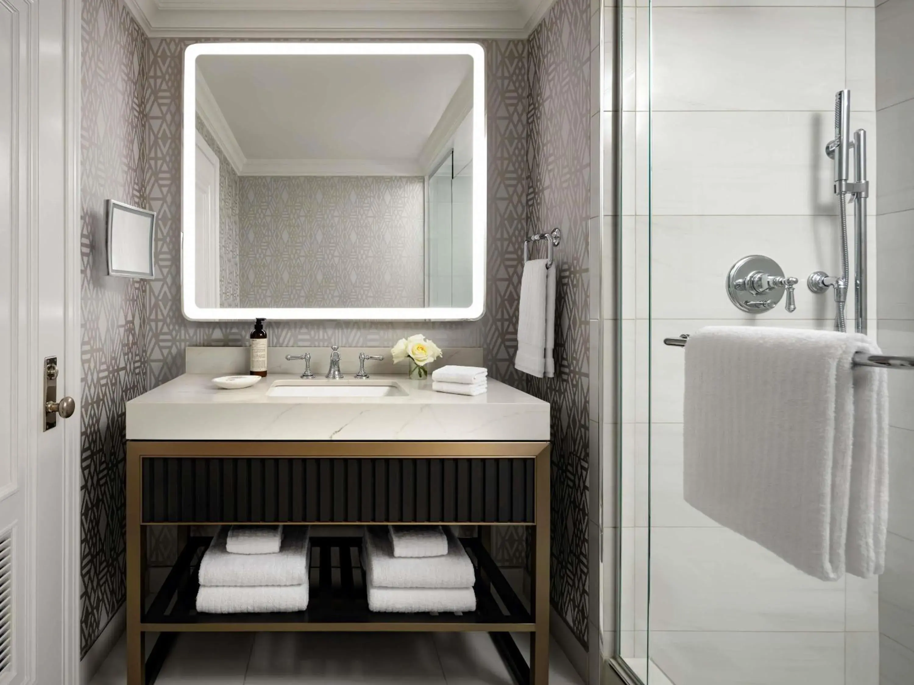 Bedroom in Fairmont Hotel Macdonald Bedroom in Fairmont Hotel Macdonald